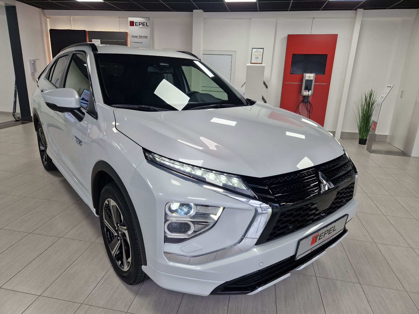 Fahrzeugabbildung Mitsubishi ECLIPSE CROSS 2.4 PLUG-IN HYBRID SELECT 4WD