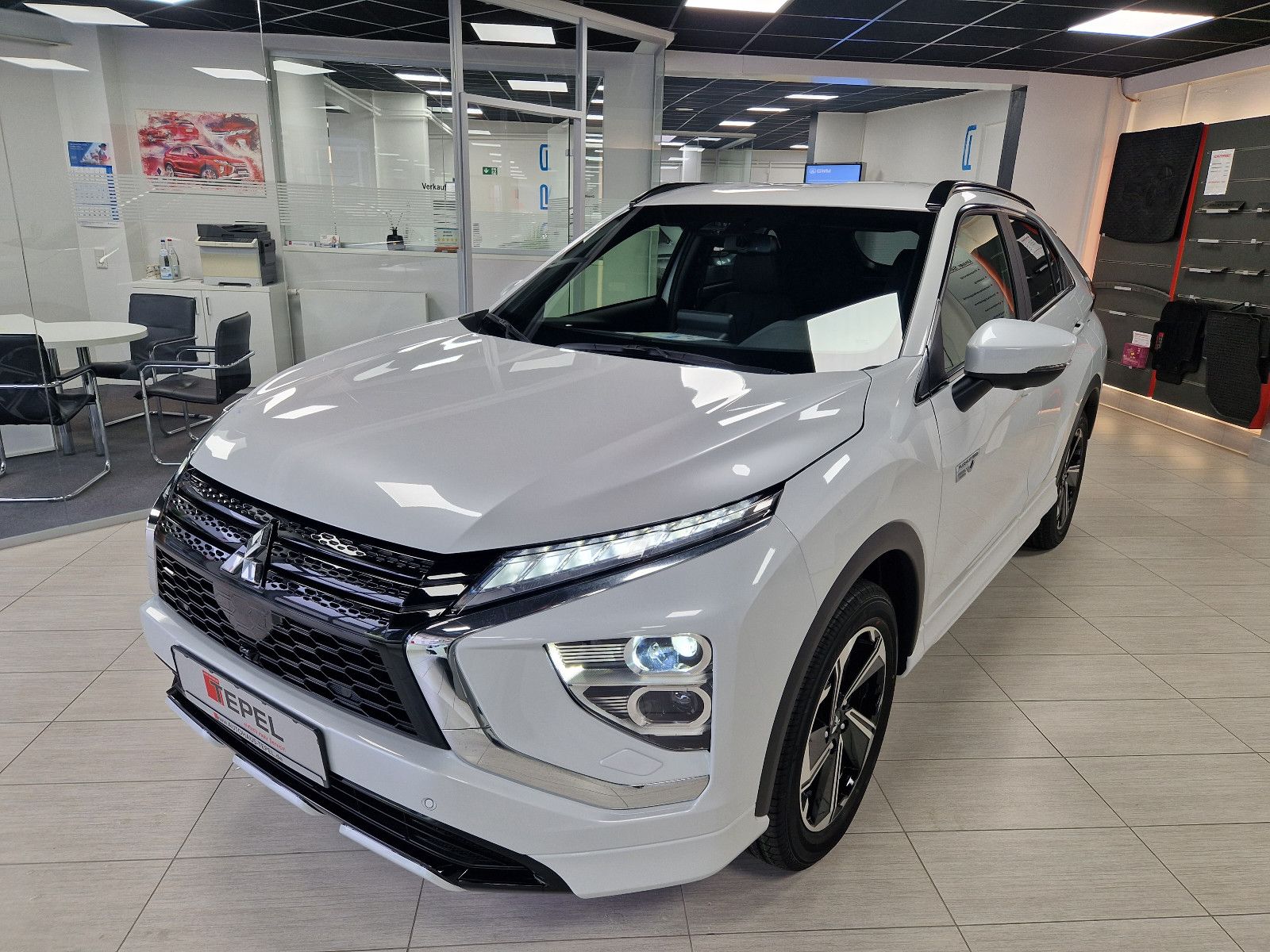 Fahrzeugabbildung Mitsubishi ECLIPSE CROSS 2.4 PLUG-IN HYBRID SELECT 4WD