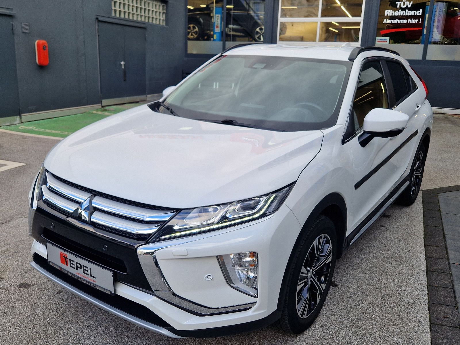 Fahrzeugabbildung Mitsubishi ECLIPSE CROSS 1.5 INTRO EDITION ClearTec