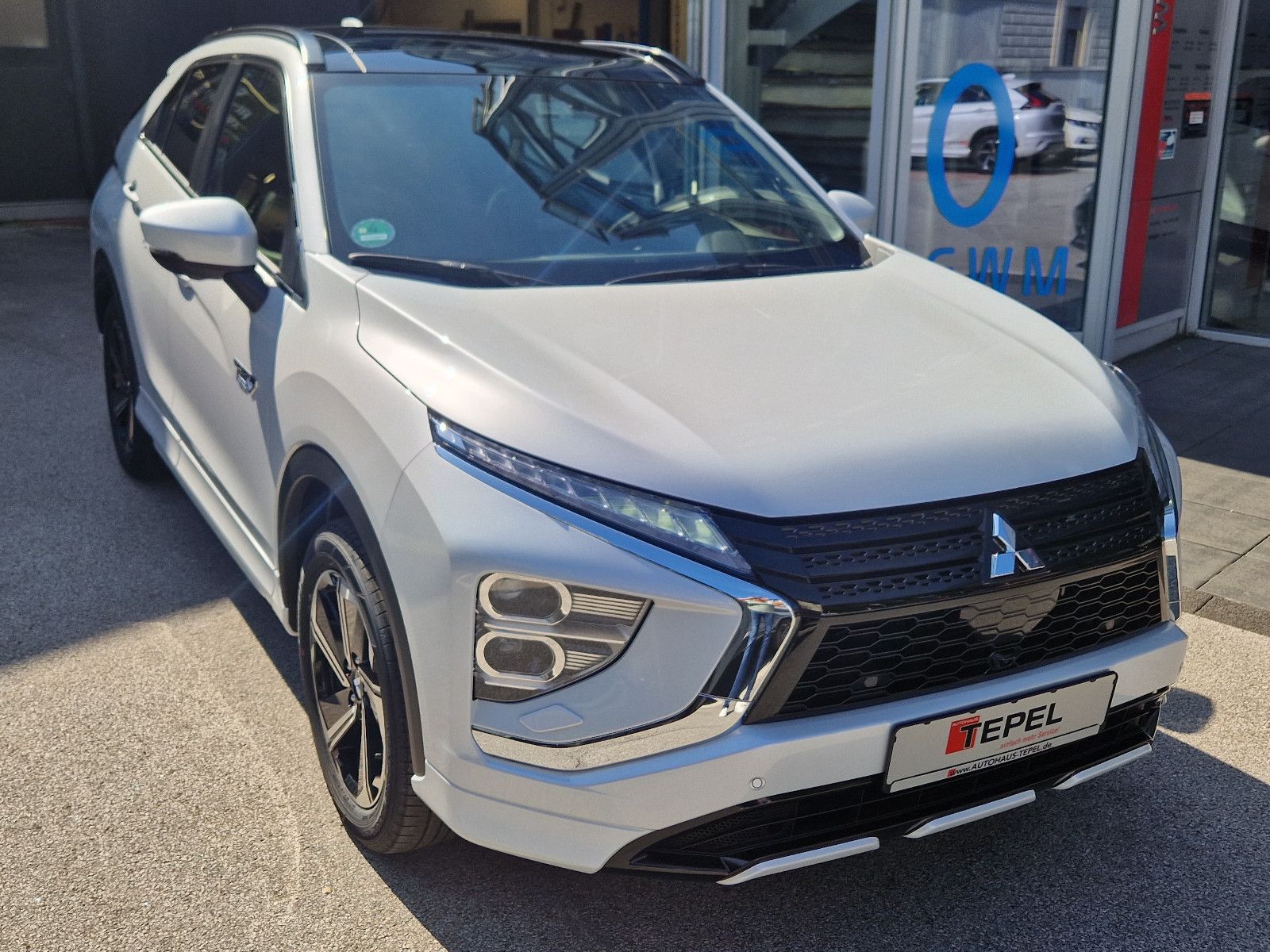 Fahrzeugabbildung Mitsubishi ECLIPSE CROSS 2.4 PLUG-IN HYBRID TOP 4WD