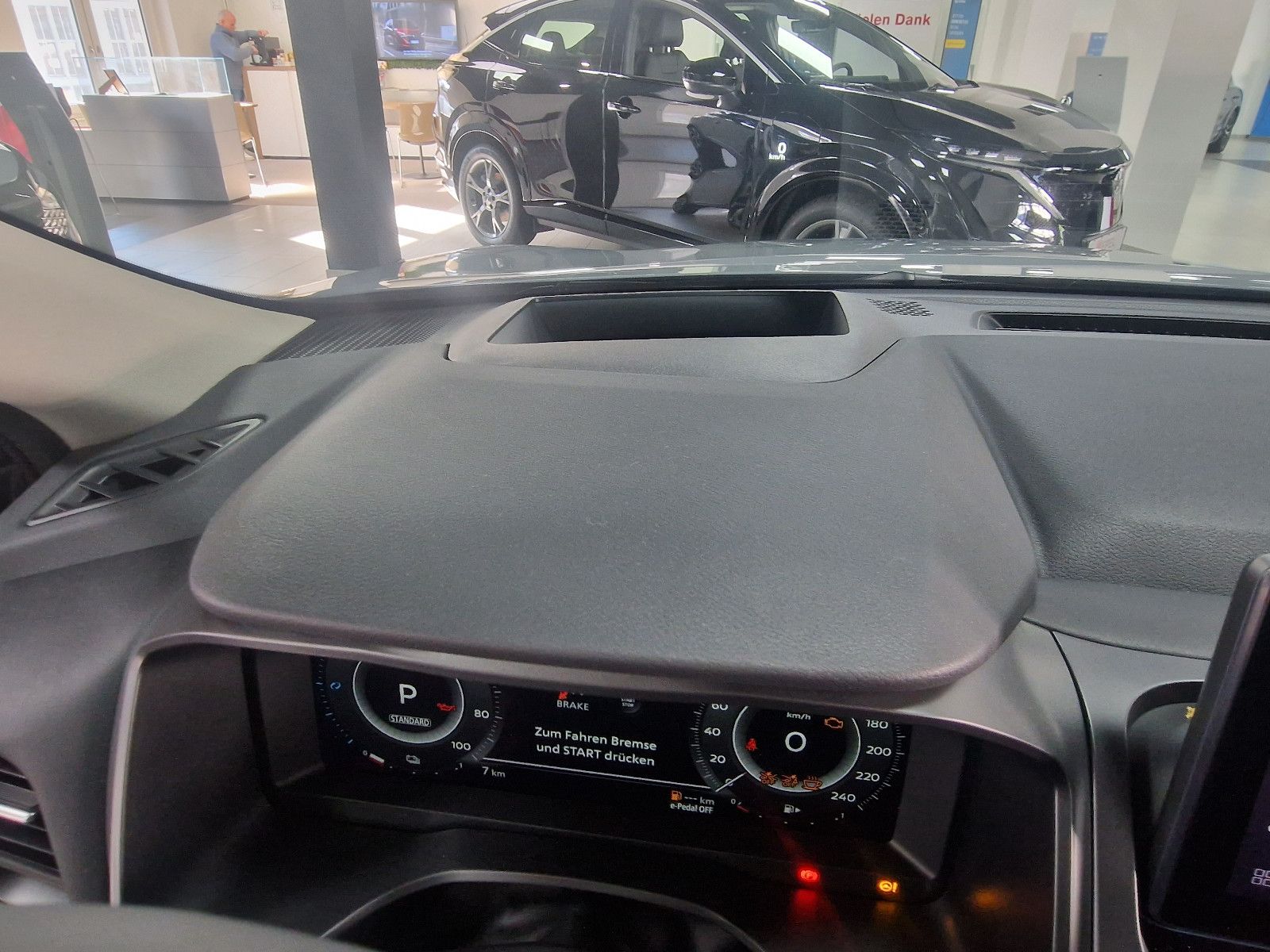 Fahrzeugabbildung Nissan QASHQAI 1.5 VC-T e-Power N-CONNECTA