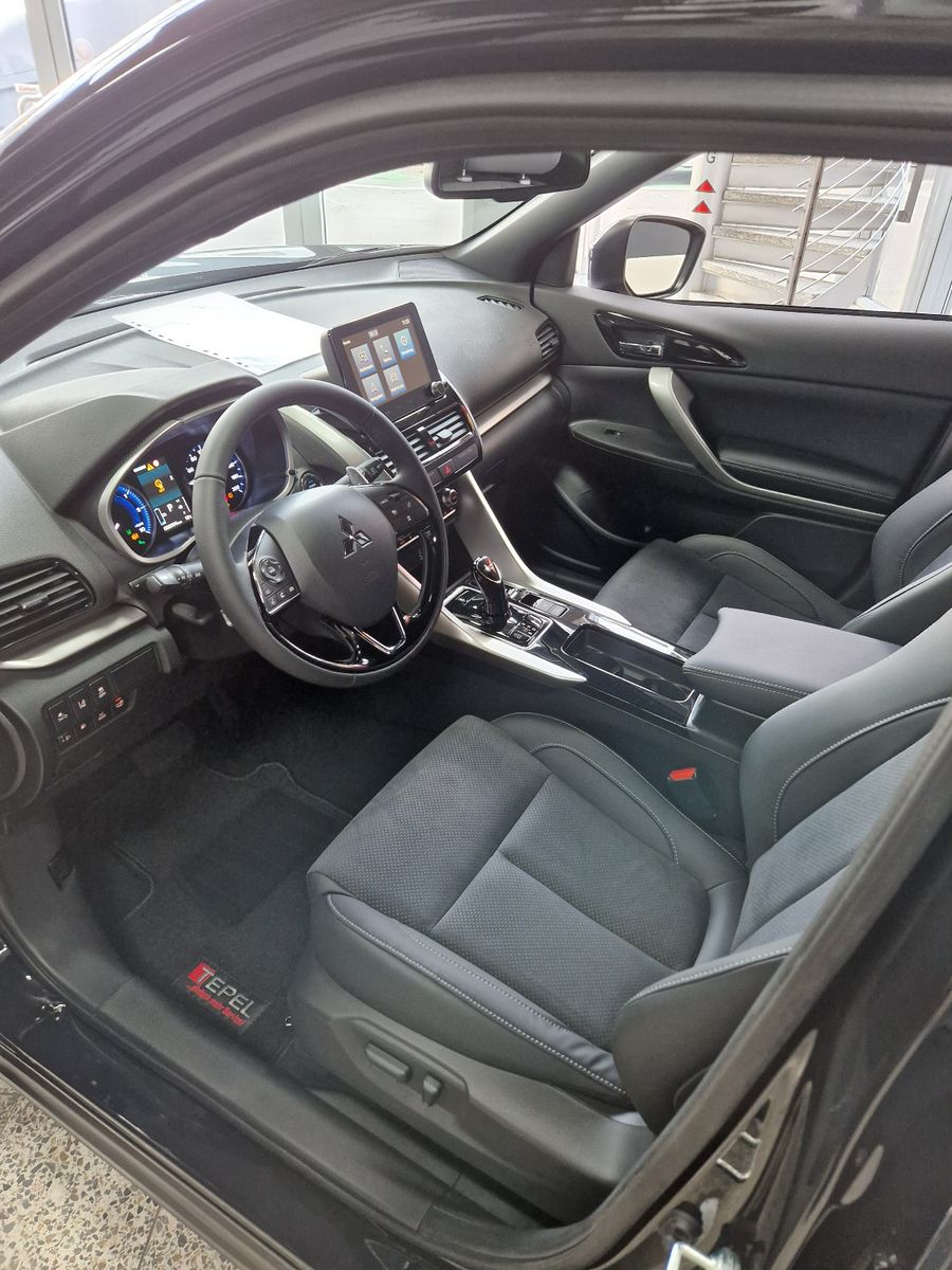 Fahrzeugabbildung Mitsubishi Eclipse Cross 2.4 PLUG-IN HYBRID 4WD SELECT
