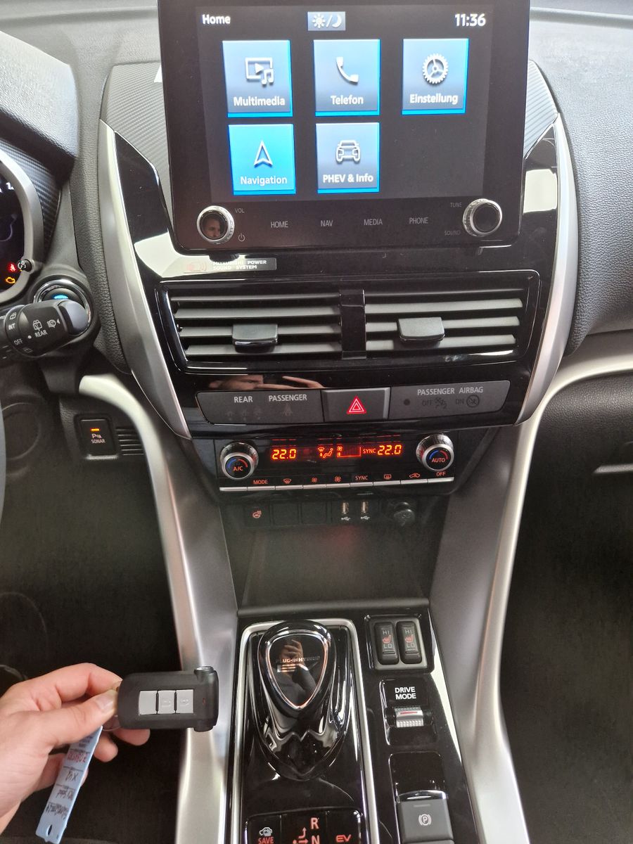 Fahrzeugabbildung Mitsubishi Eclipse Cross 2.4 PLUG-IN HYBRID 4WD SELECT