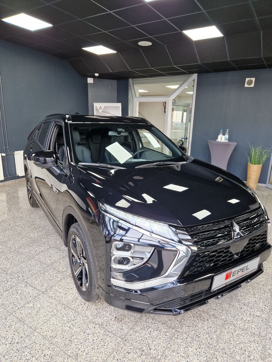 Fahrzeugabbildung Mitsubishi Eclipse Cross 2.4 PLUG-IN HYBRID 4WD SELECT