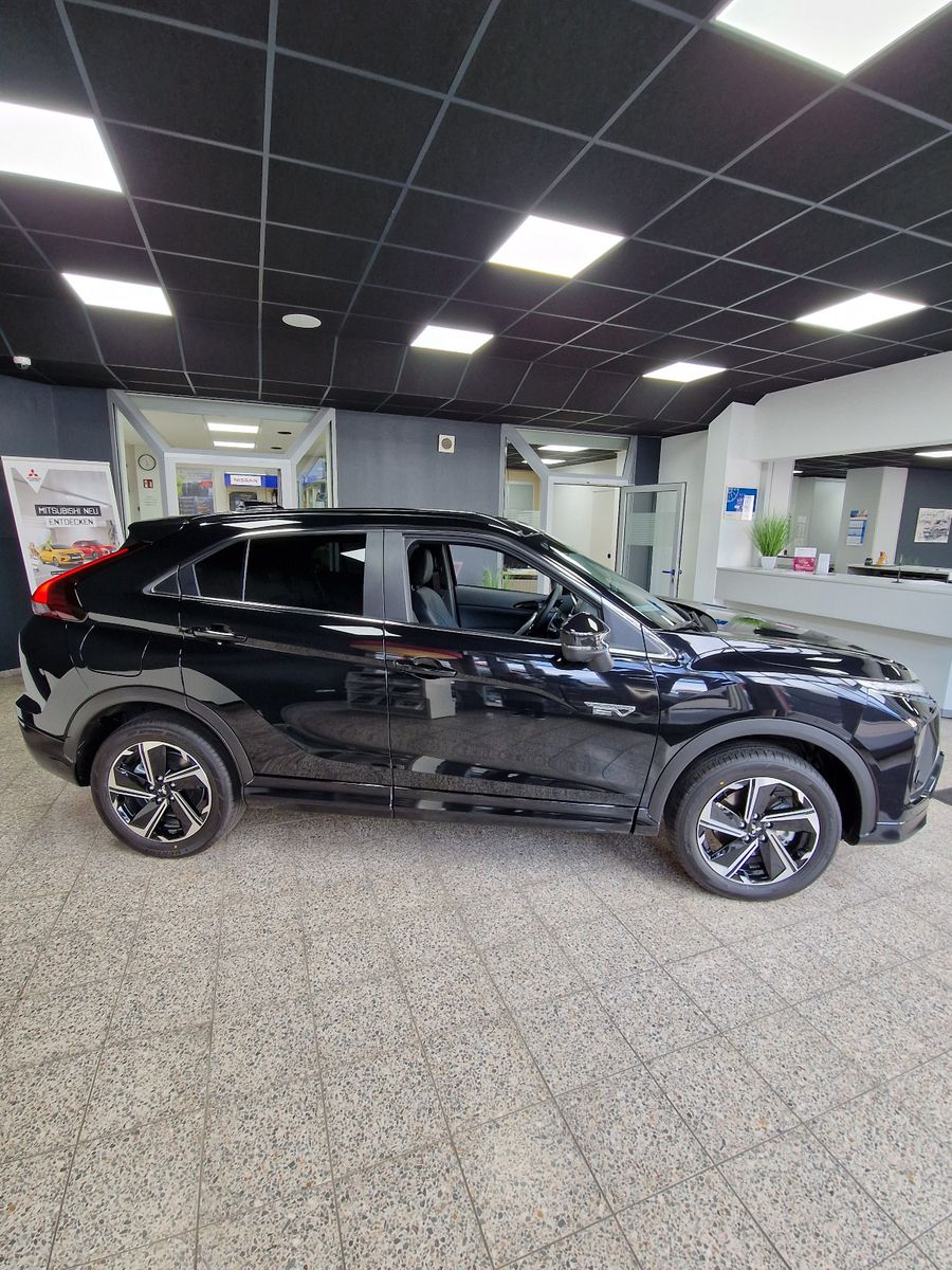 Fahrzeugabbildung Mitsubishi Eclipse Cross 2.4 PLUG-IN HYBRID 4WD SELECT