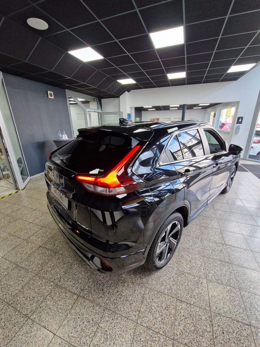 Fahrzeugabbildung Mitsubishi Eclipse Cross 2.4 PLUG-IN HYBRID 4WD SELECT