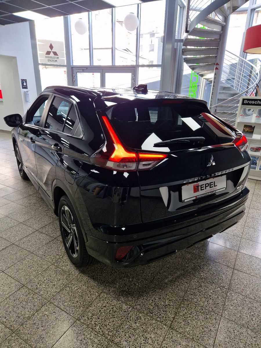 Fahrzeugabbildung Mitsubishi Eclipse Cross 2.4 PLUG-IN HYBRID 4WD SELECT