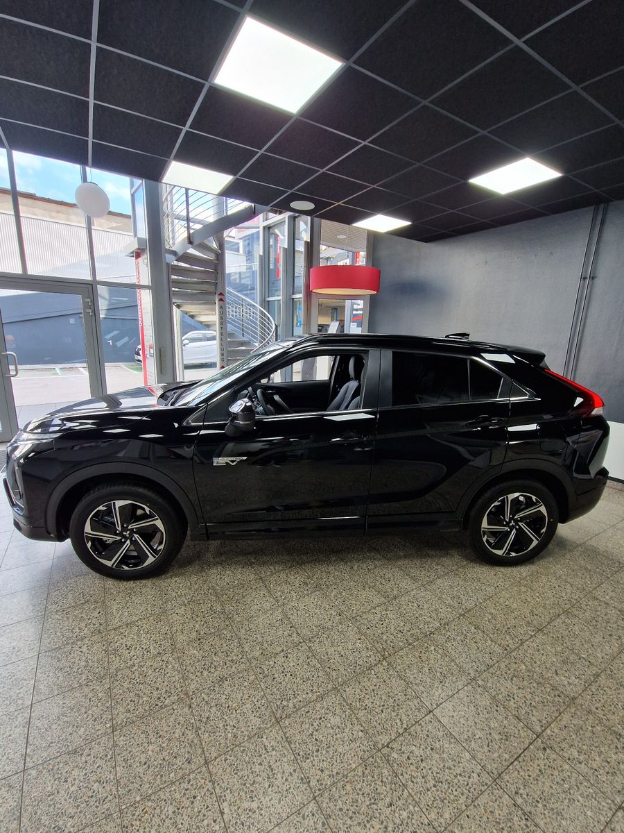Fahrzeugabbildung Mitsubishi Eclipse Cross 2.4 PLUG-IN HYBRID 4WD SELECT