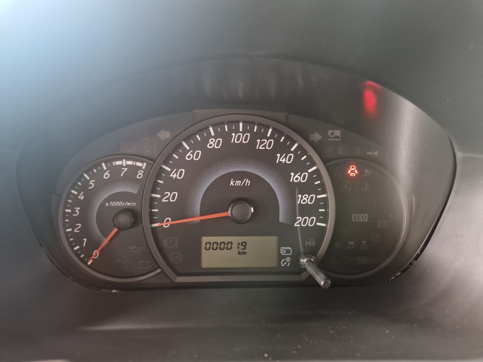 Fahrzeugabbildung Mitsubishi SPACE STAR 1.2 SELECT