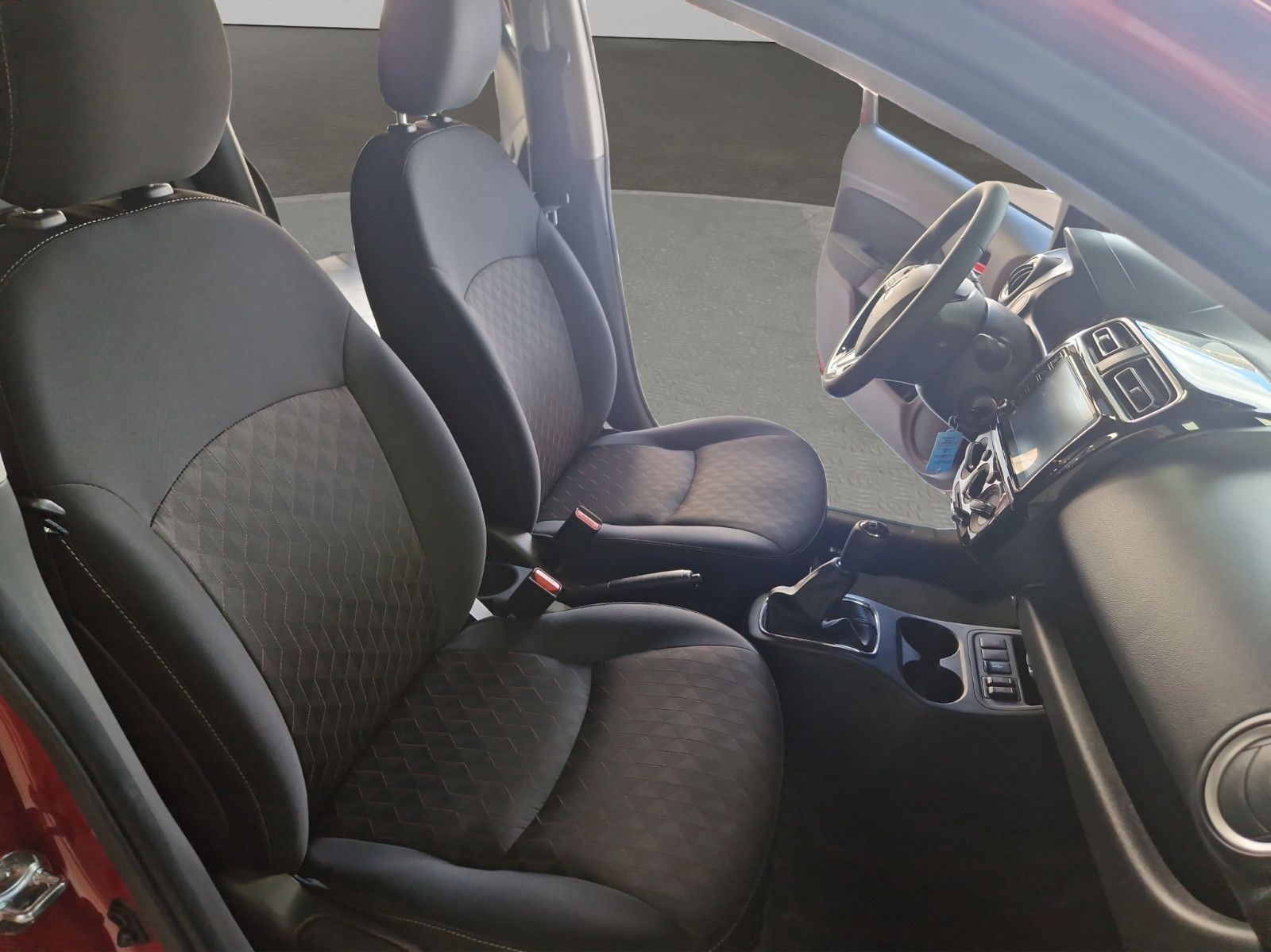 Fahrzeugabbildung Mitsubishi SPACE STAR 1.2 SELECT+