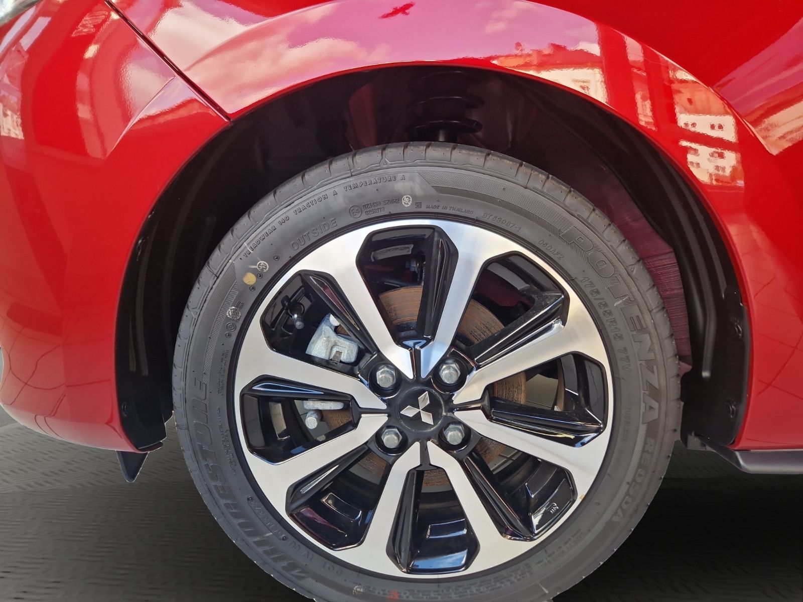 Fahrzeugabbildung Mitsubishi SPACE STAR 1.2 SELECT+