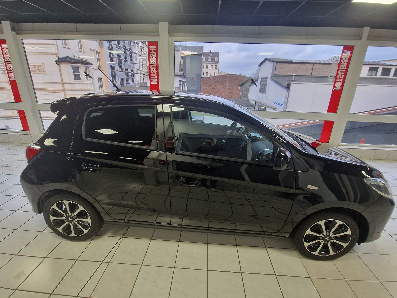Fahrzeugabbildung Mitsubishi SPACE STAR 1.2 SELECT+