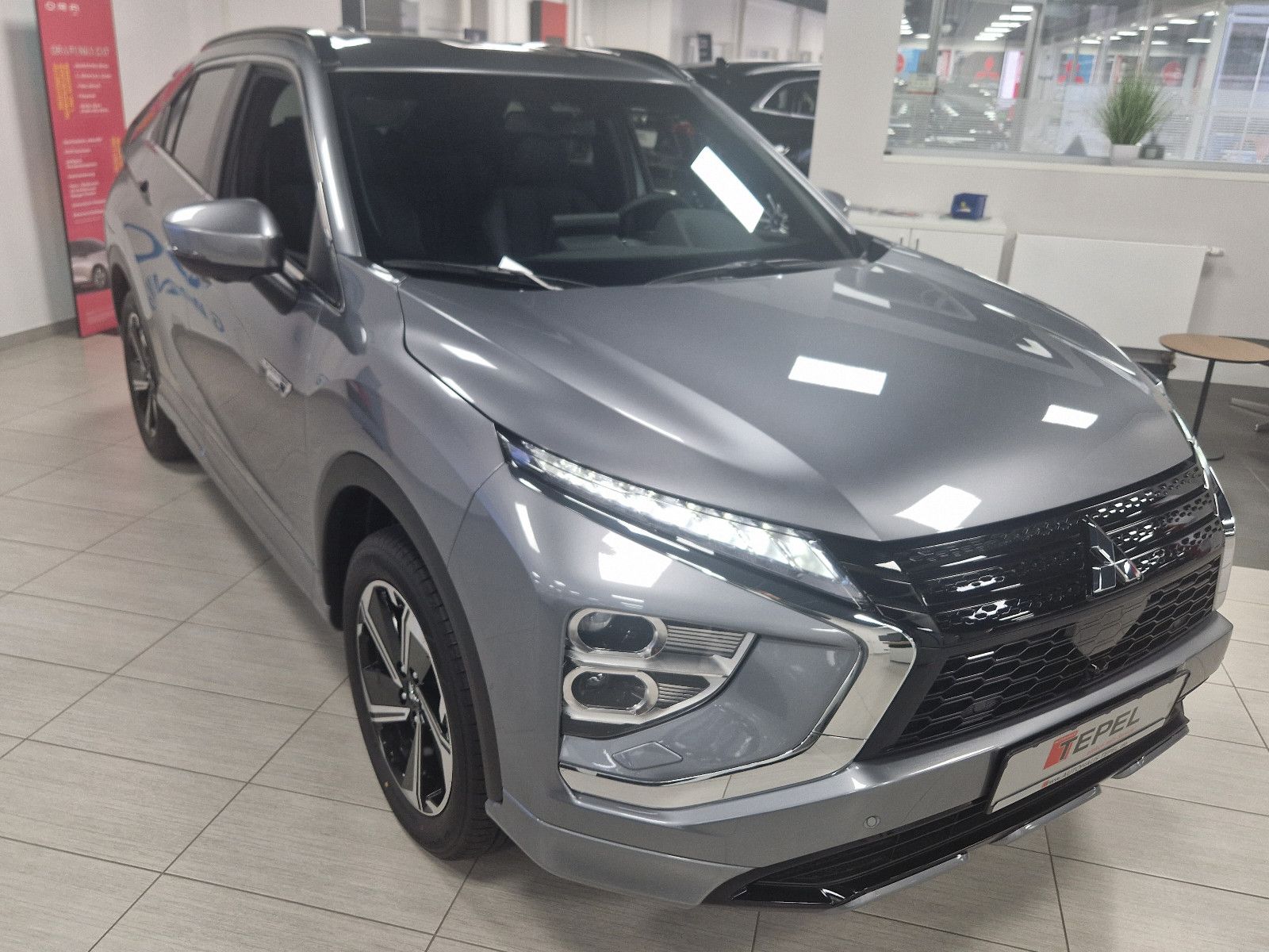 Fahrzeugabbildung Mitsubishi Eclipse Cross 2.4 PLUG-IN HYBRID 4WD SELECT