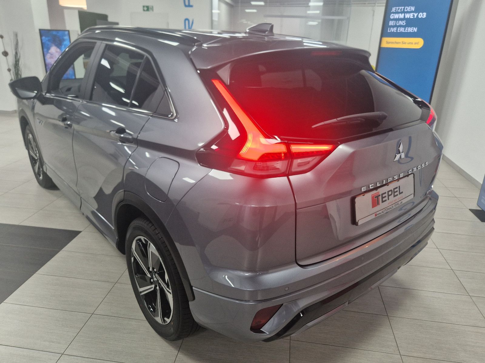 Fahrzeugabbildung Mitsubishi Eclipse Cross 2.4 PLUG-IN HYBRID 4WD SELECT