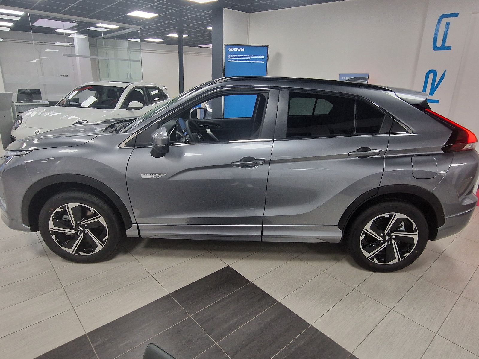 Fahrzeugabbildung Mitsubishi Eclipse Cross 2.4 PLUG-IN HYBRID 4WD SELECT