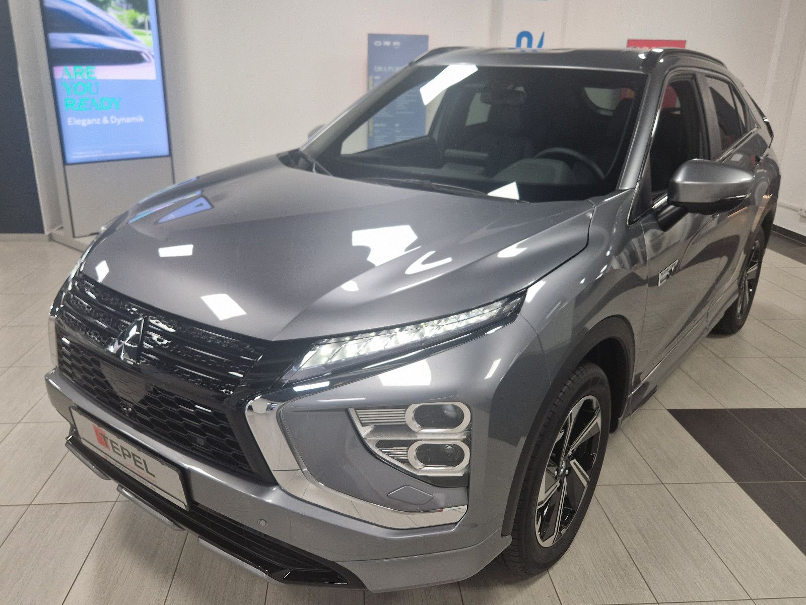 Fahrzeugabbildung Mitsubishi Eclipse Cross 2.4 PLUG-IN HYBRID 4WD SELECT