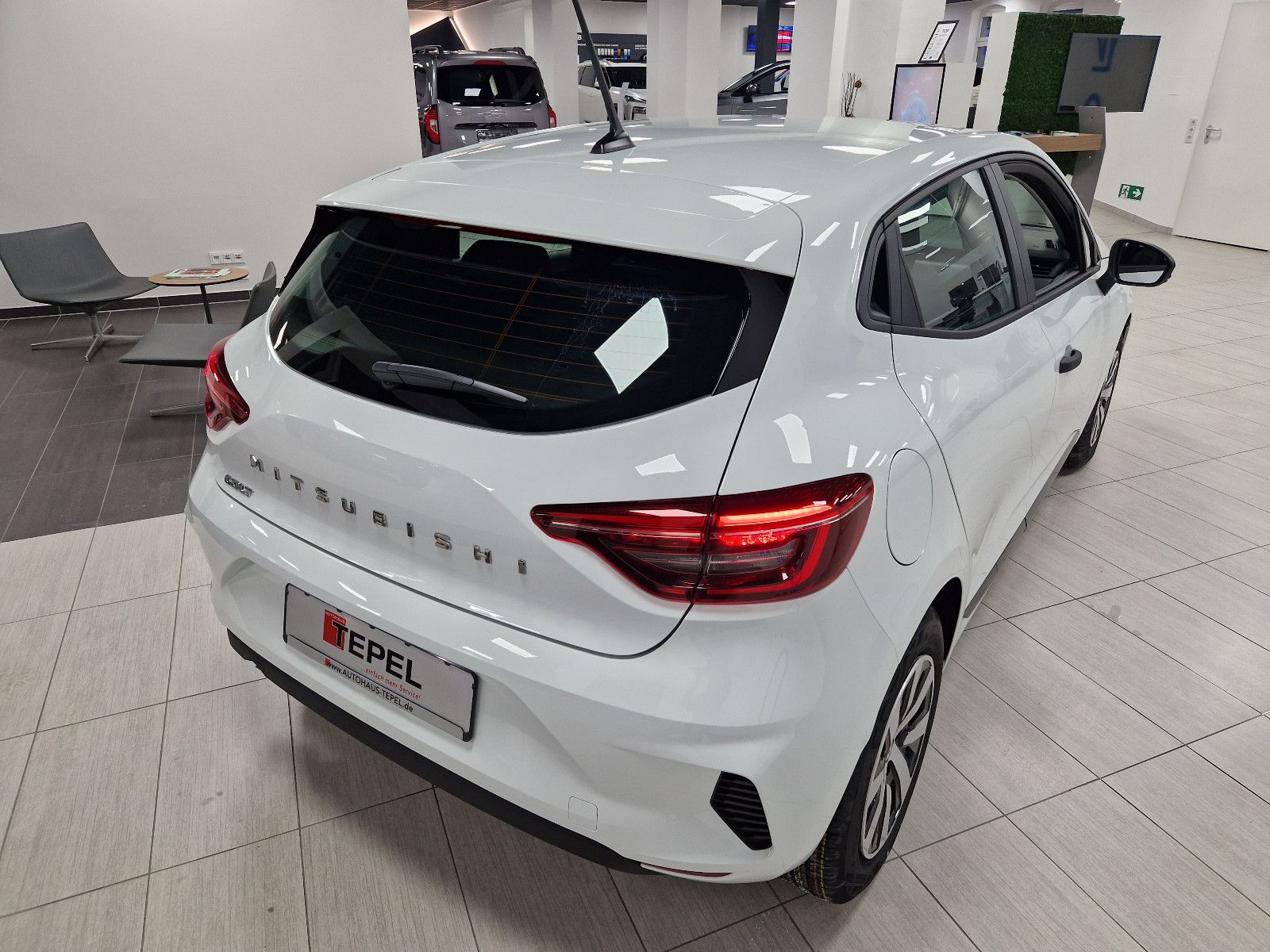 Fahrzeugabbildung Mitsubishi COLT 1.0 BASIS