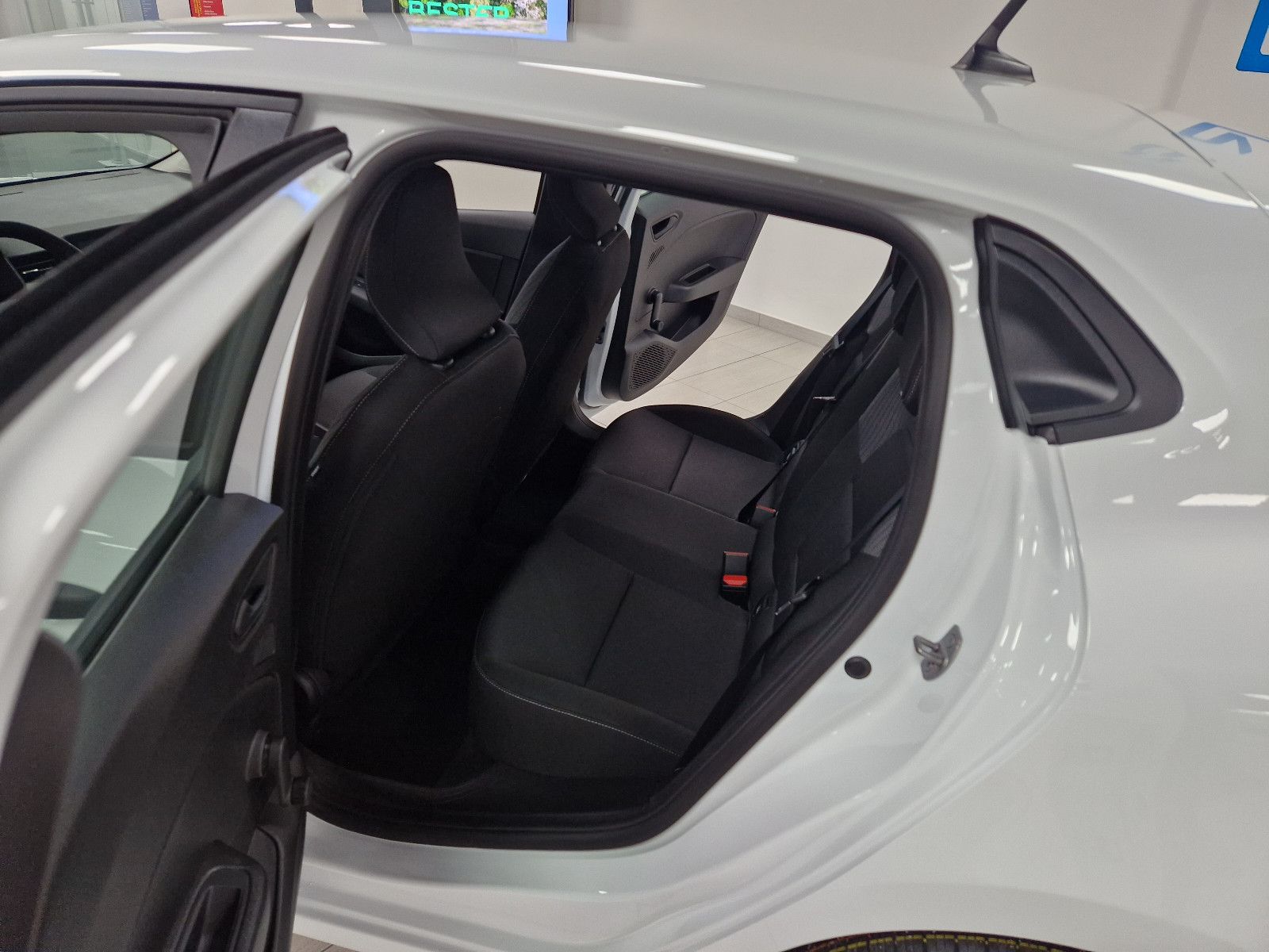 Fahrzeugabbildung Mitsubishi COLT 1.0 BASIS