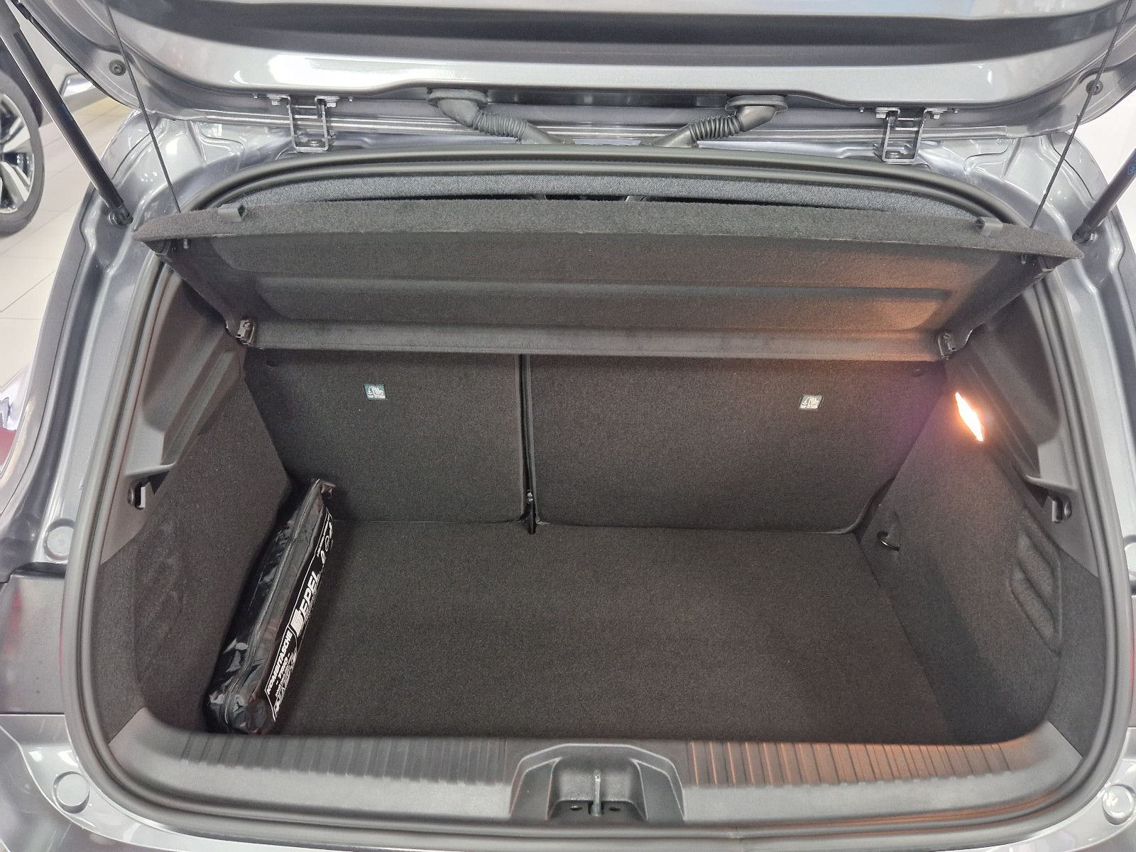Fahrzeugabbildung Mitsubishi COLT 1.6 HYBRID SELECT