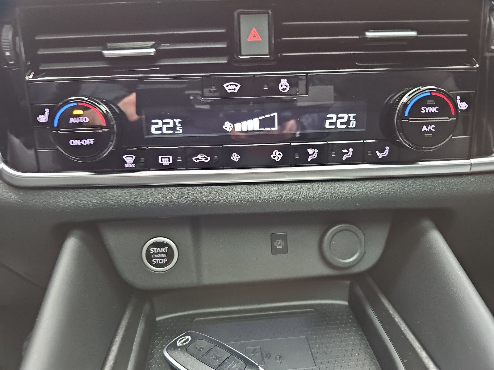 Fahrzeugabbildung Nissan Qashqai 1.3 DIG-T MHEV Xtronic N-CONNECTA