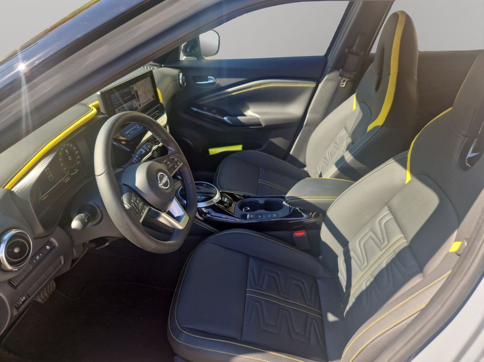 Fahrzeugabbildung Nissan JUKE 1.6 Hybrid N-SPORT
