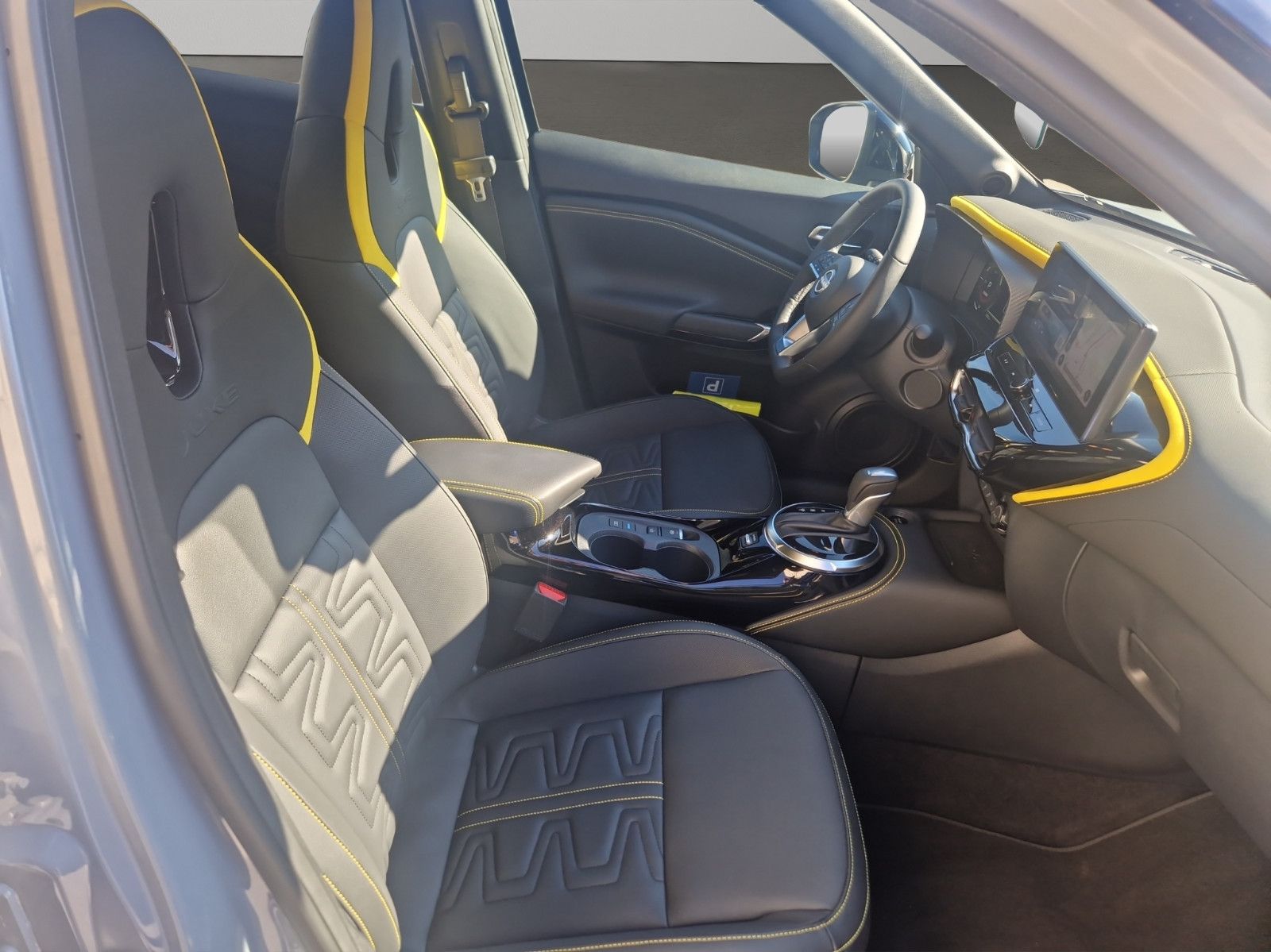 Fahrzeugabbildung Nissan JUKE 1.6 Hybrid N-SPORT