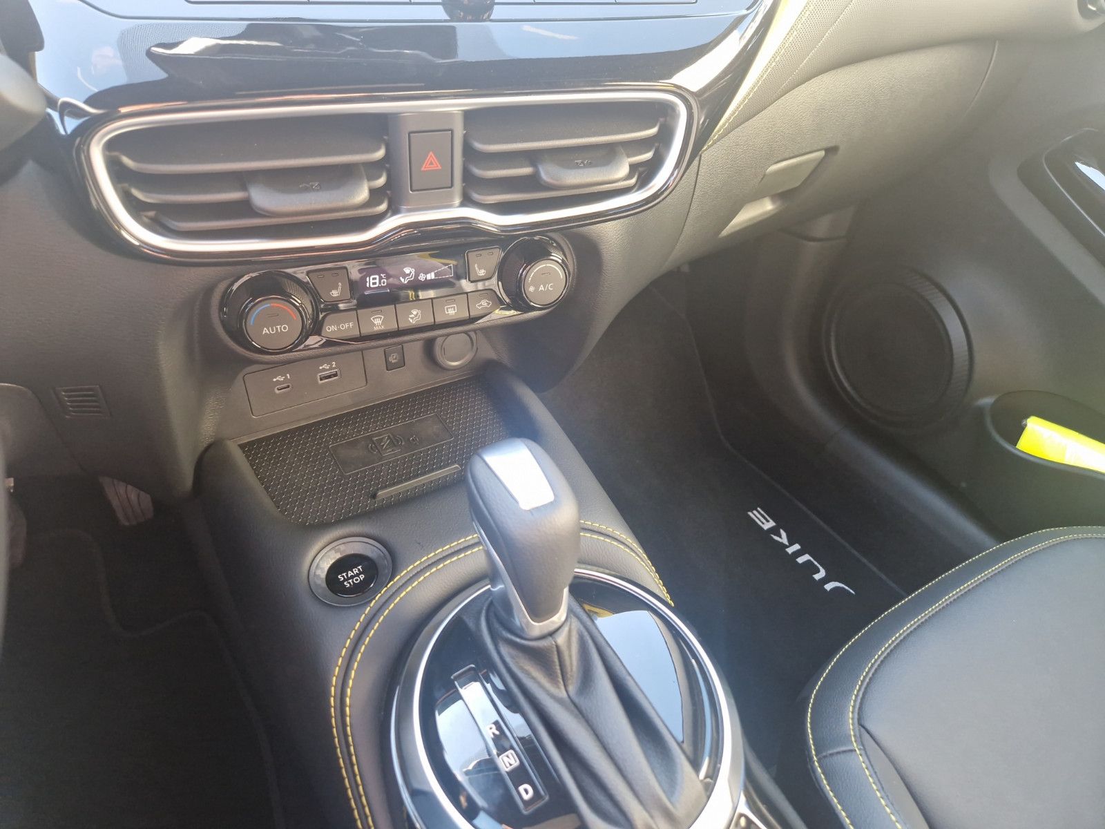 Fahrzeugabbildung Nissan JUKE 1.6 Hybrid N-SPORT