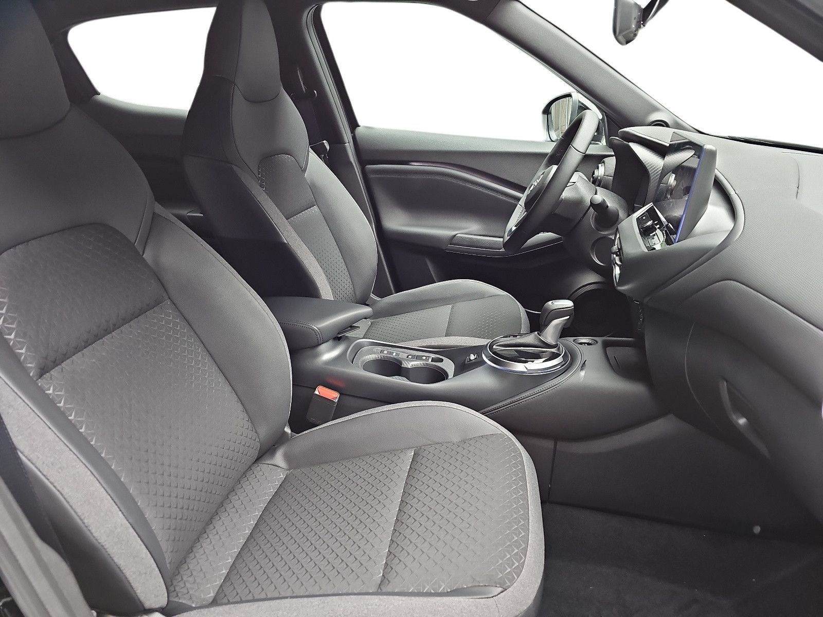 Fahrzeugabbildung Nissan JUKE 1.6 Hybrid N-CONNECTA