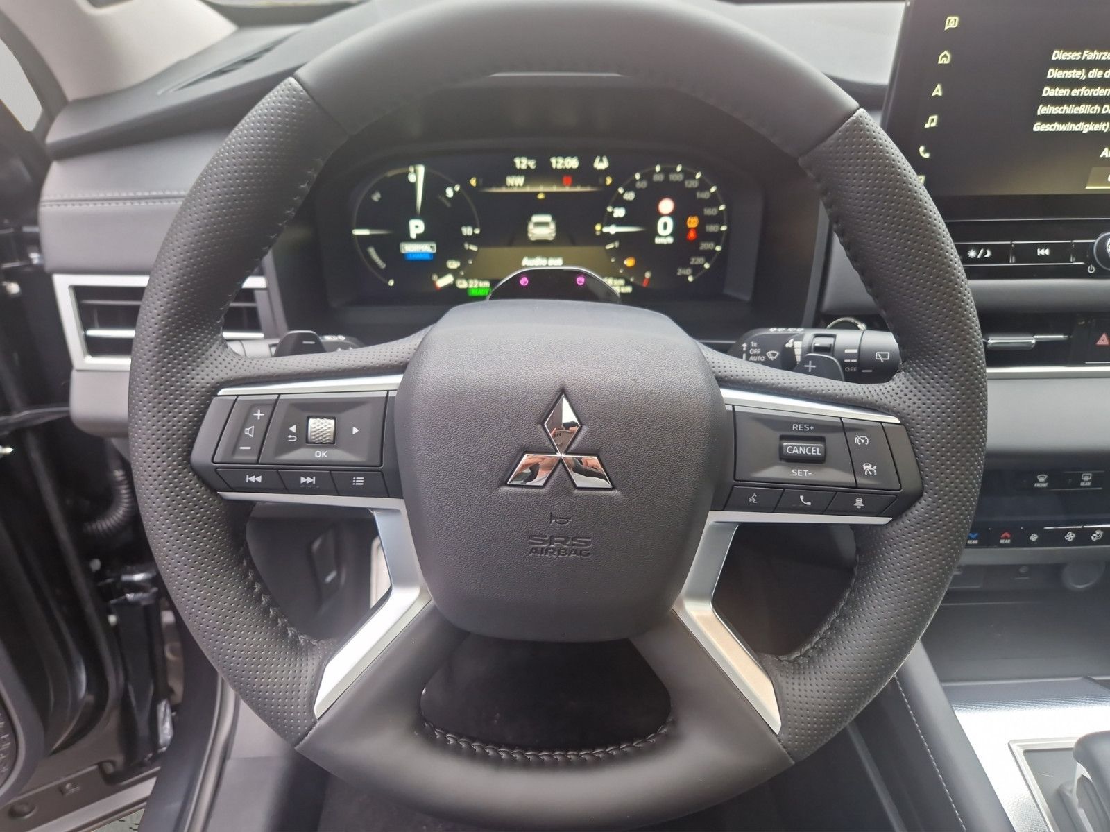 Fahrzeugabbildung Mitsubishi OUTLANDER 2.4 PHEV TOP 4WD