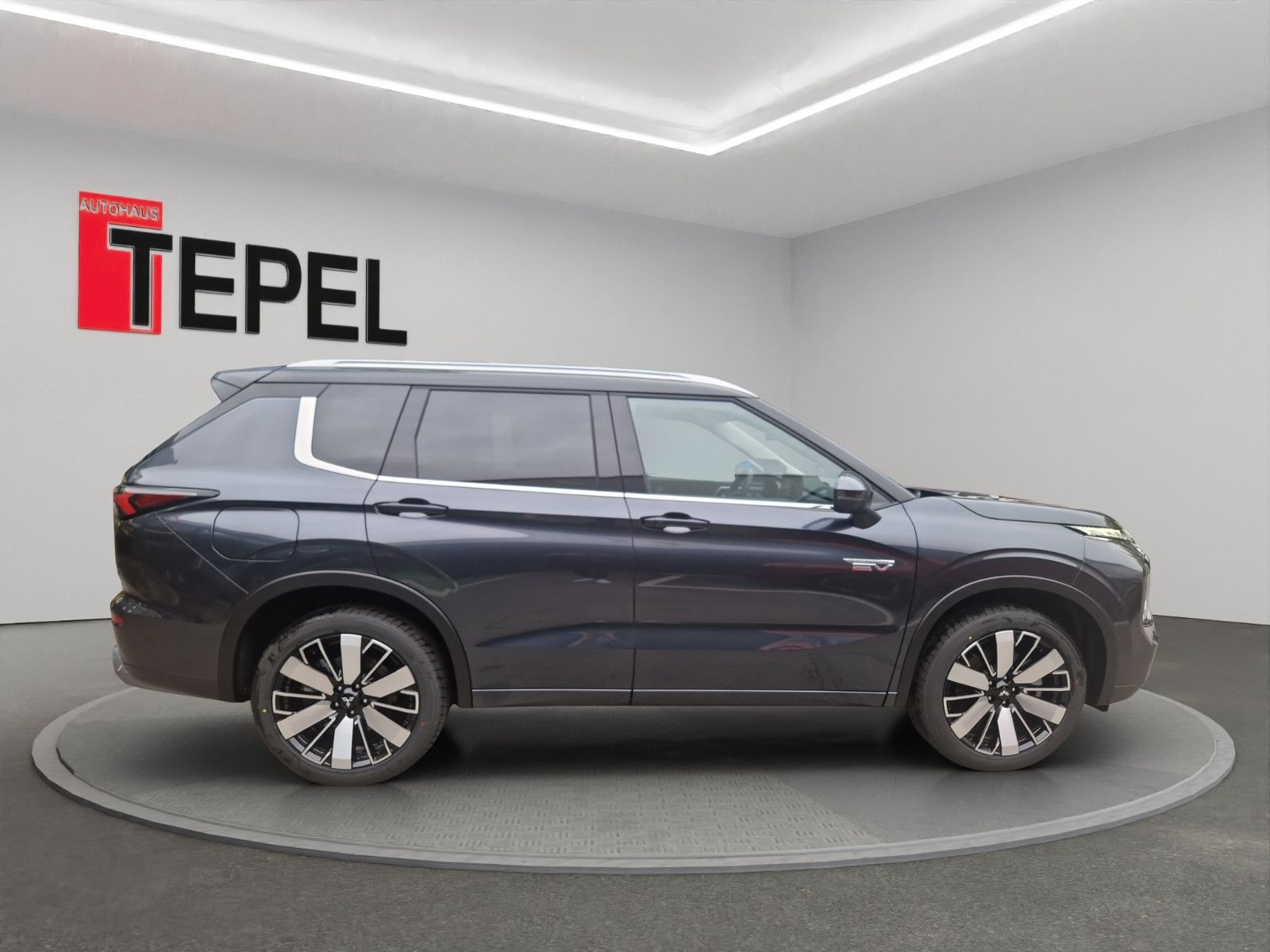 Fahrzeugabbildung Mitsubishi OUTLANDER 2.4 PHEV TOP 4WD