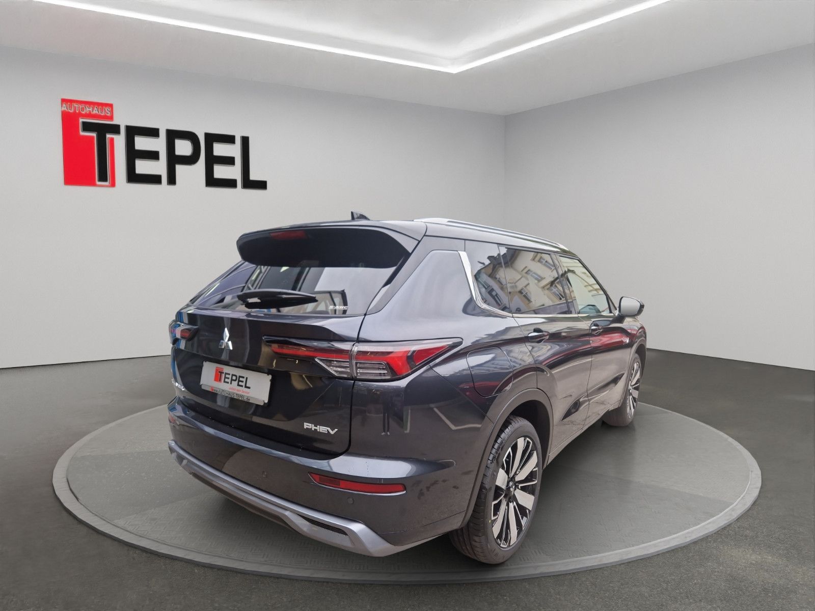 Fahrzeugabbildung Mitsubishi OUTLANDER 2.4 PHEV TOP 4WD