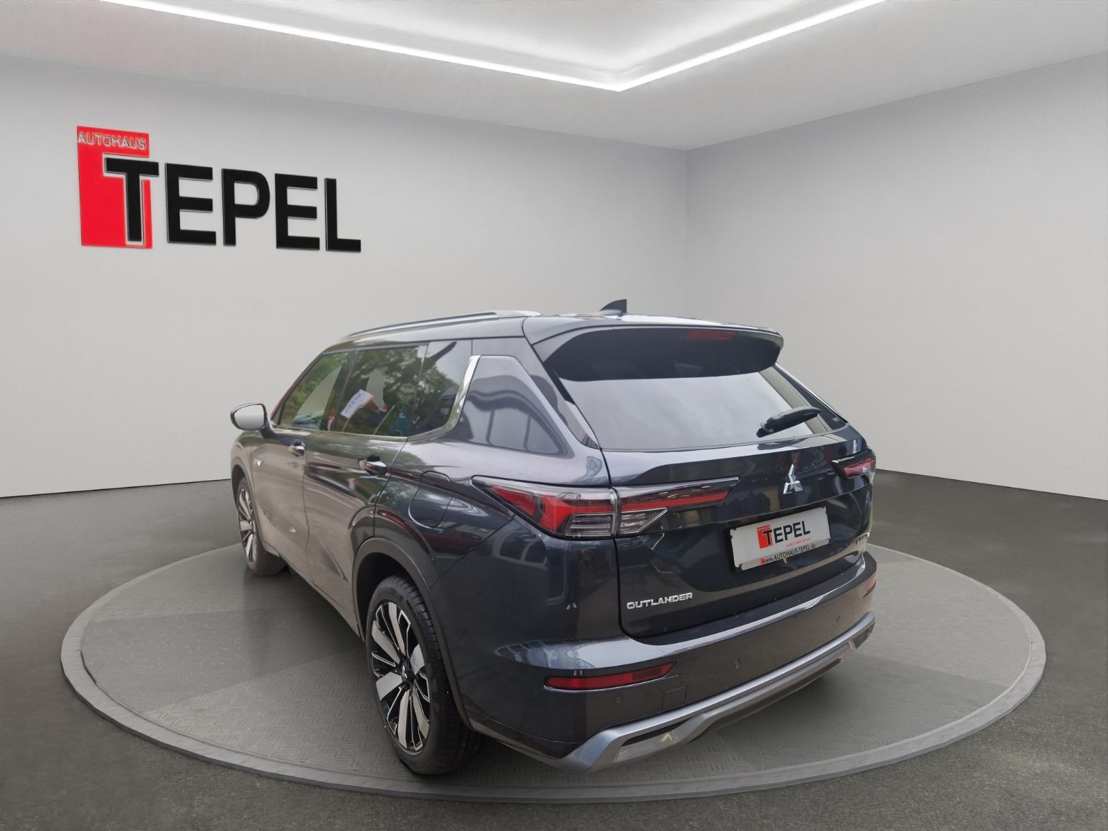 Fahrzeugabbildung Mitsubishi OUTLANDER 2.4 PHEV TOP 4WD