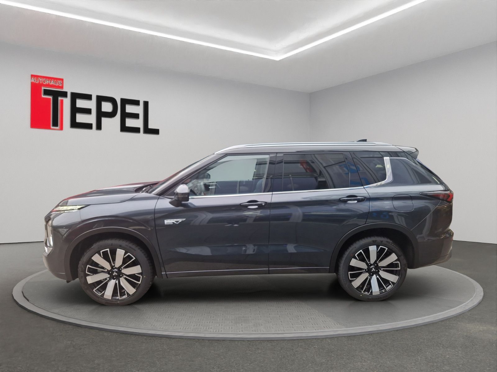 Fahrzeugabbildung Mitsubishi OUTLANDER 2.4 PHEV TOP 4WD