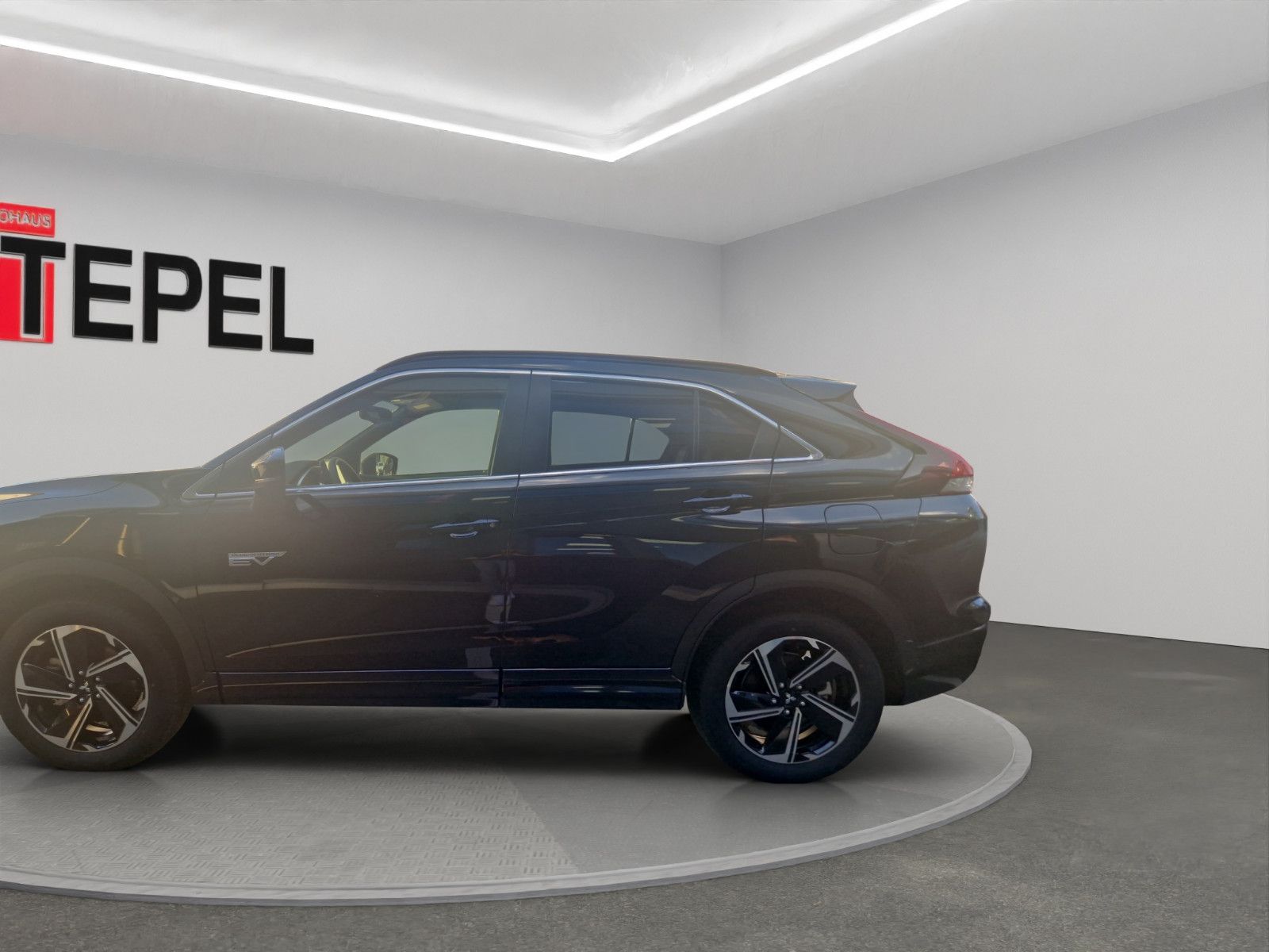 Fahrzeugabbildung Mitsubishi Eclipse Cross 2.4 PLUG-IN HYBRID 4WD SELECT