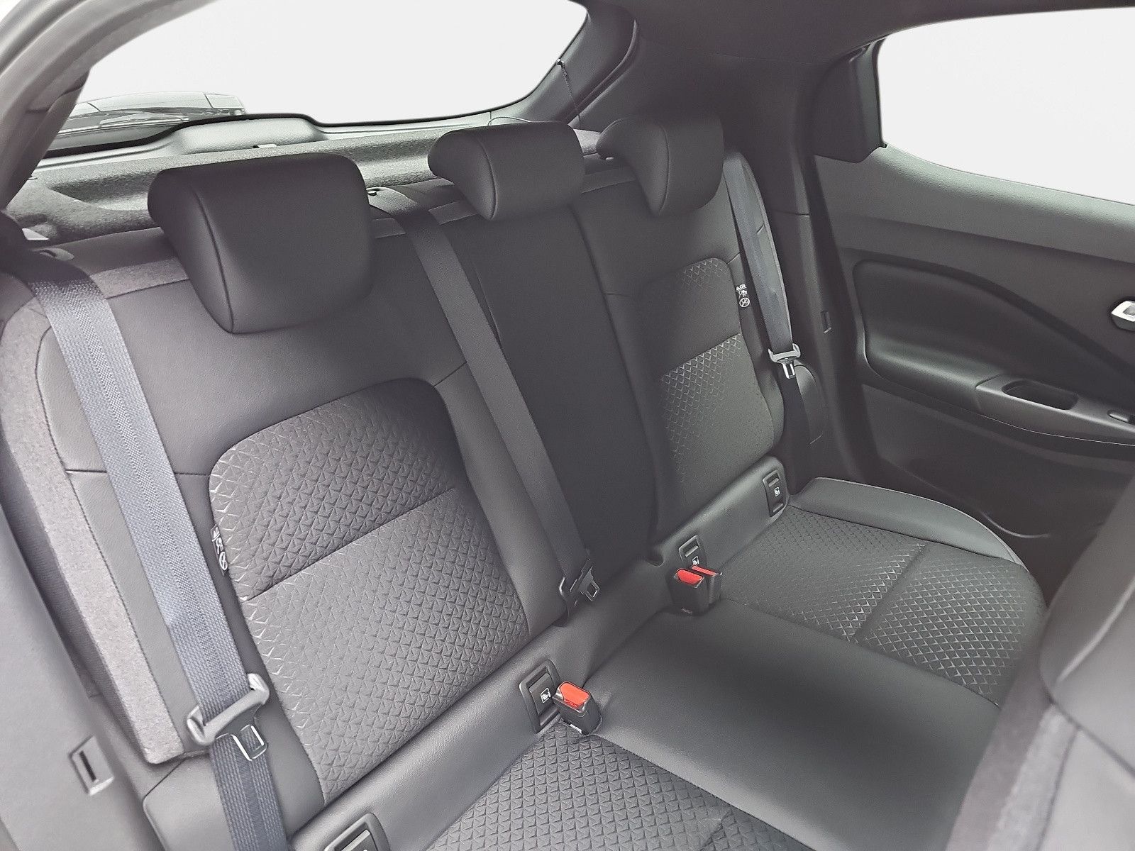 Fahrzeugabbildung Nissan JUKE 1.0 DIG-T N-CONNECTA DCT
