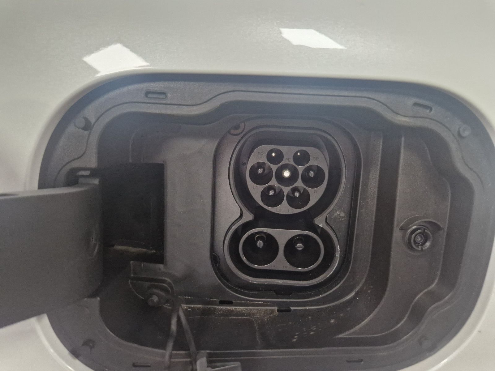 Fahrzeugabbildung GWM ORA 03 - GT 63kWh