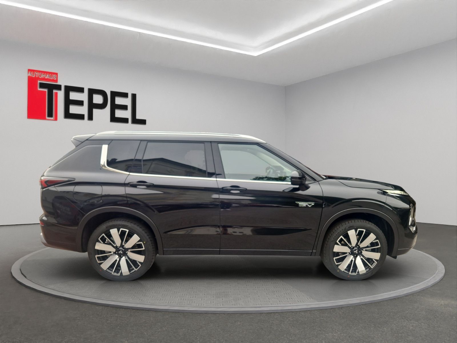 Fahrzeugabbildung Mitsubishi OUTLANDER 2.4 PHEV TOP 4WD