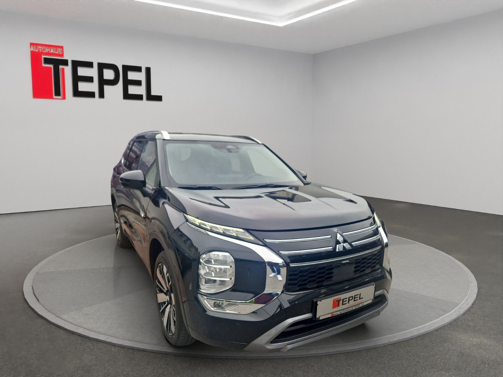 Fahrzeugabbildung Mitsubishi OUTLANDER 2.4 PHEV TOP 4WD