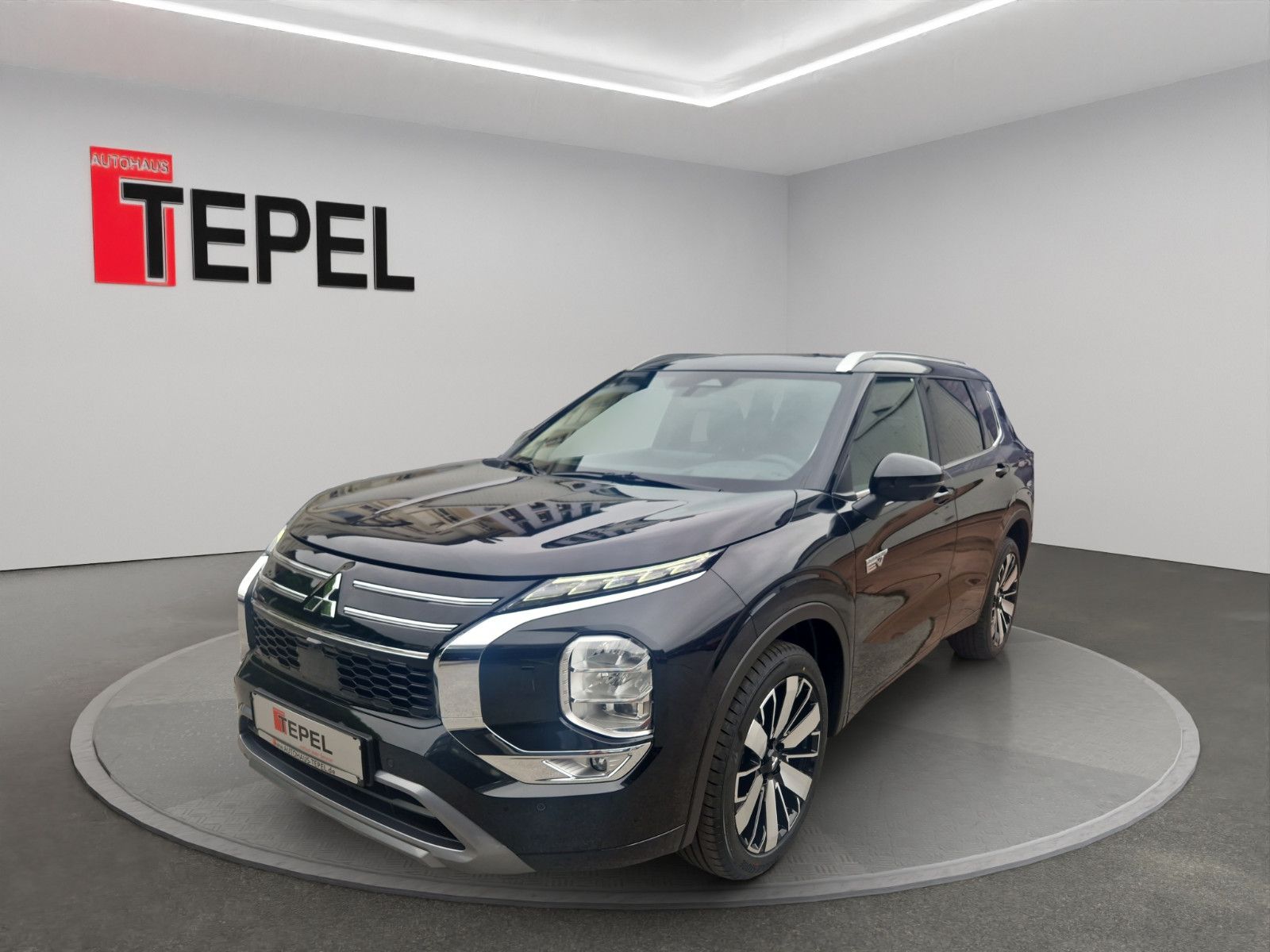 Fahrzeugabbildung Mitsubishi OUTLANDER 2.4 PHEV TOP 4WD
