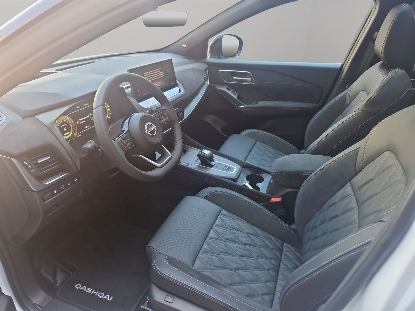 Fahrzeugabbildung Nissan QASHQAI 1.3 DIG-T TEKNA+ Xtronic