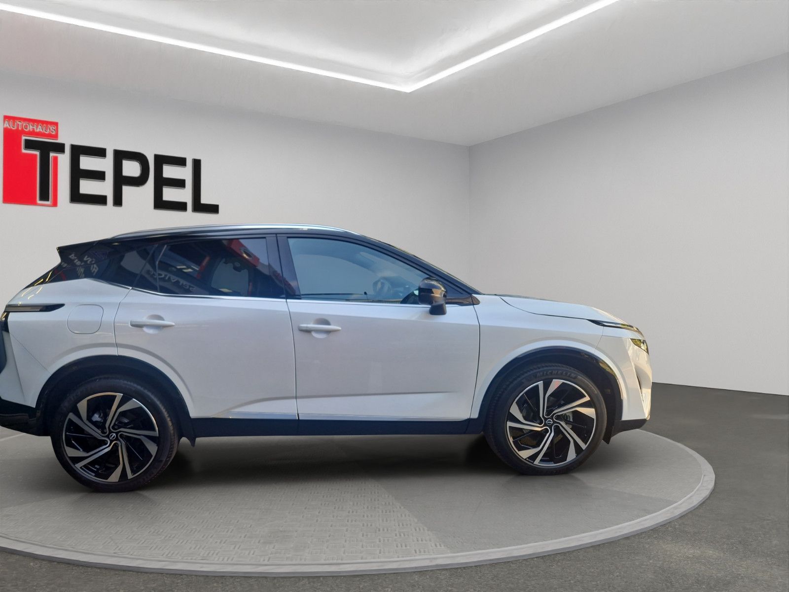 Fahrzeugabbildung Nissan QASHQAI 1.3 DIG-T TEKNA+ Xtronic