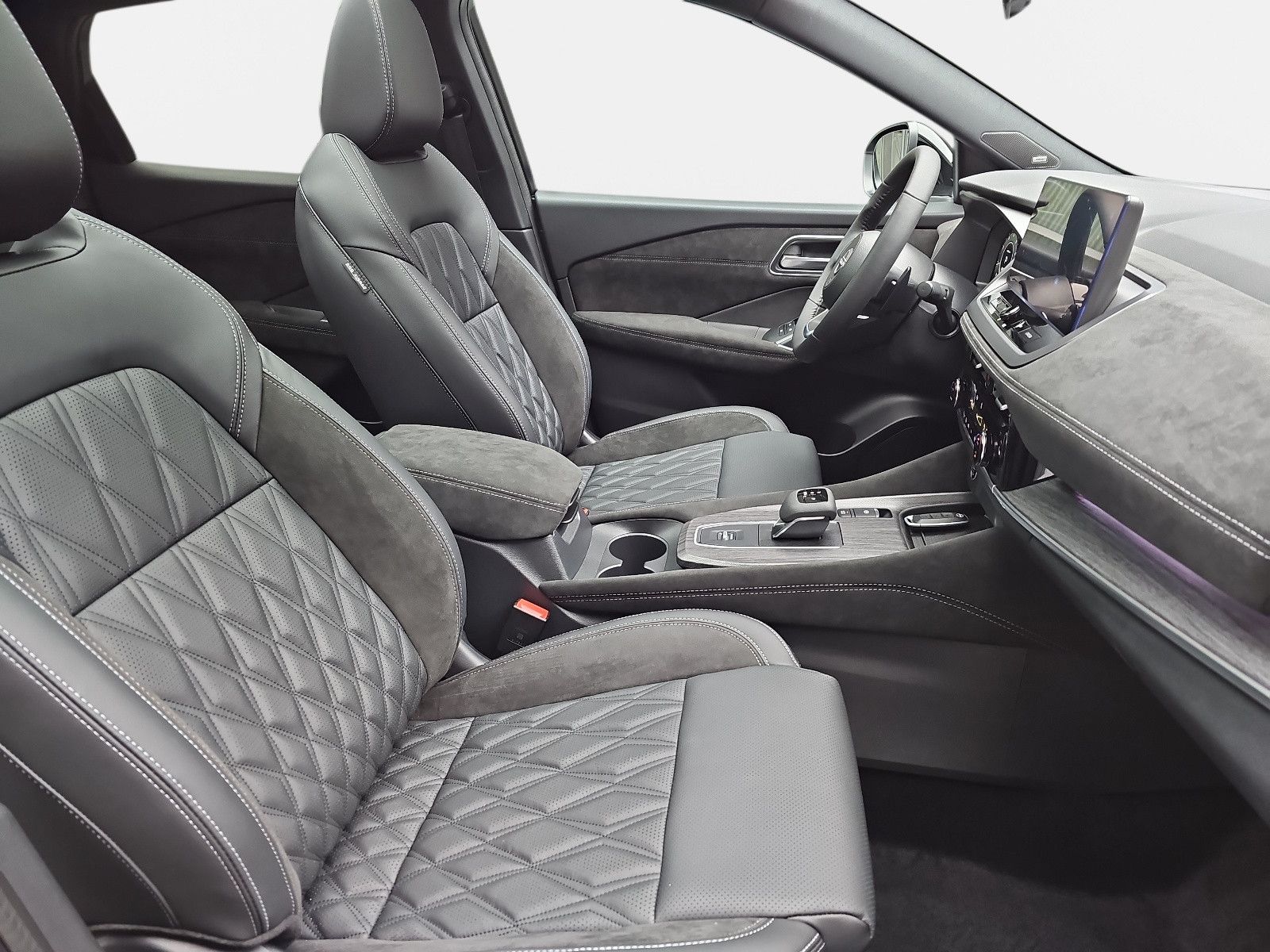 Fahrzeugabbildung Nissan QASHQAI 1.3 DIG-T TEKNA+ Xtronic