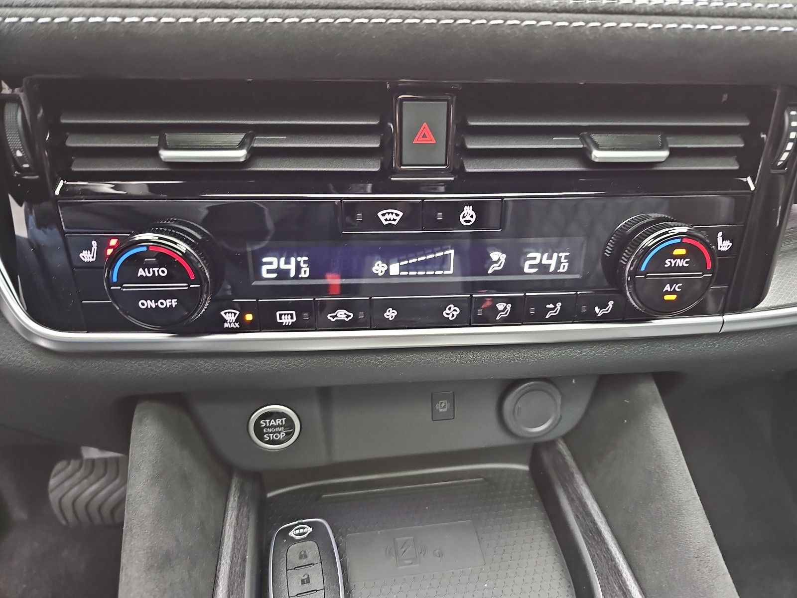 Fahrzeugabbildung Nissan QASHQAI 1.3 DIG-T TEKNA+ Xtronic