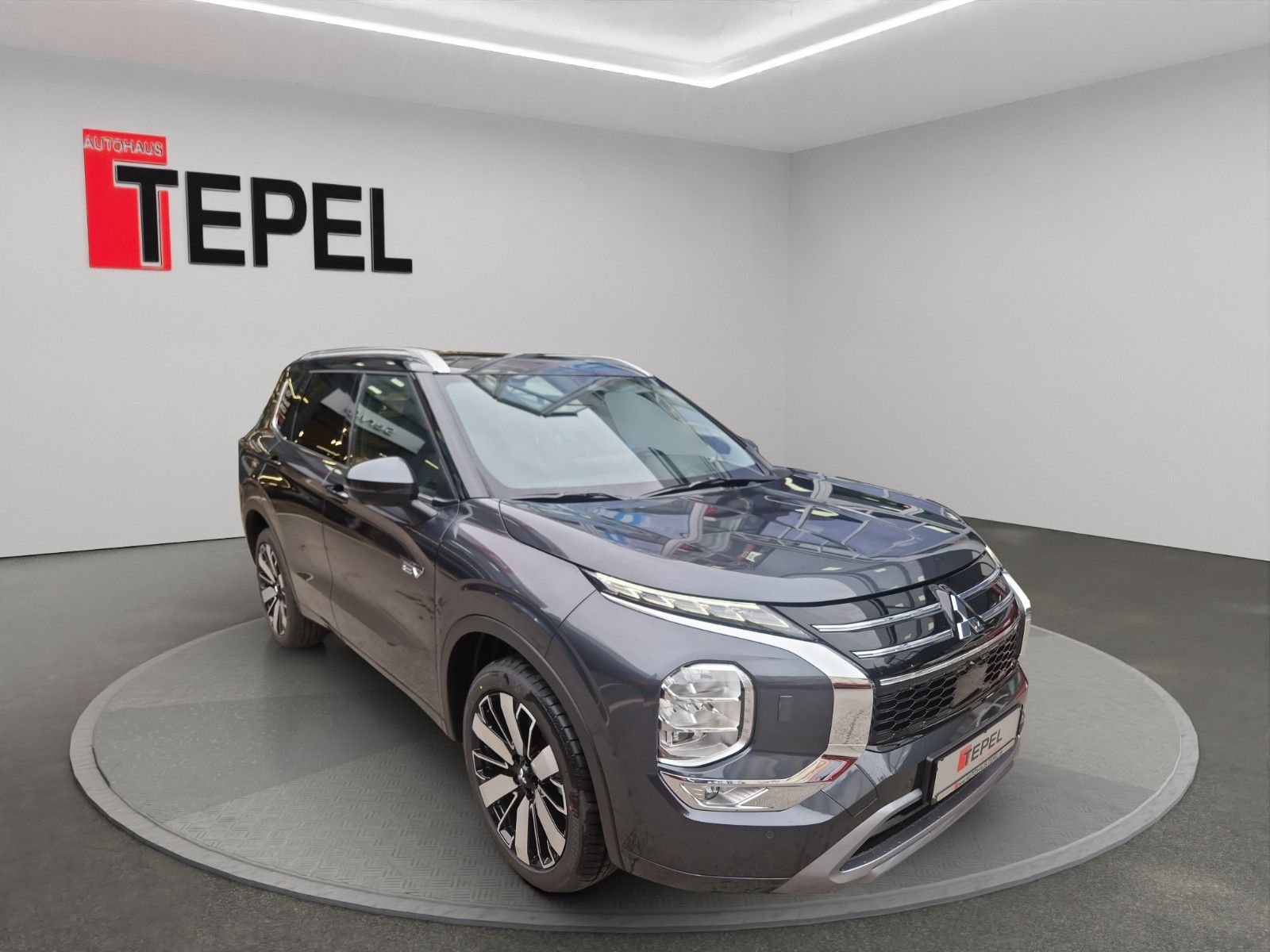 Fahrzeugabbildung Mitsubishi OUTLANDER 2.4 PHEV TOP 4WD