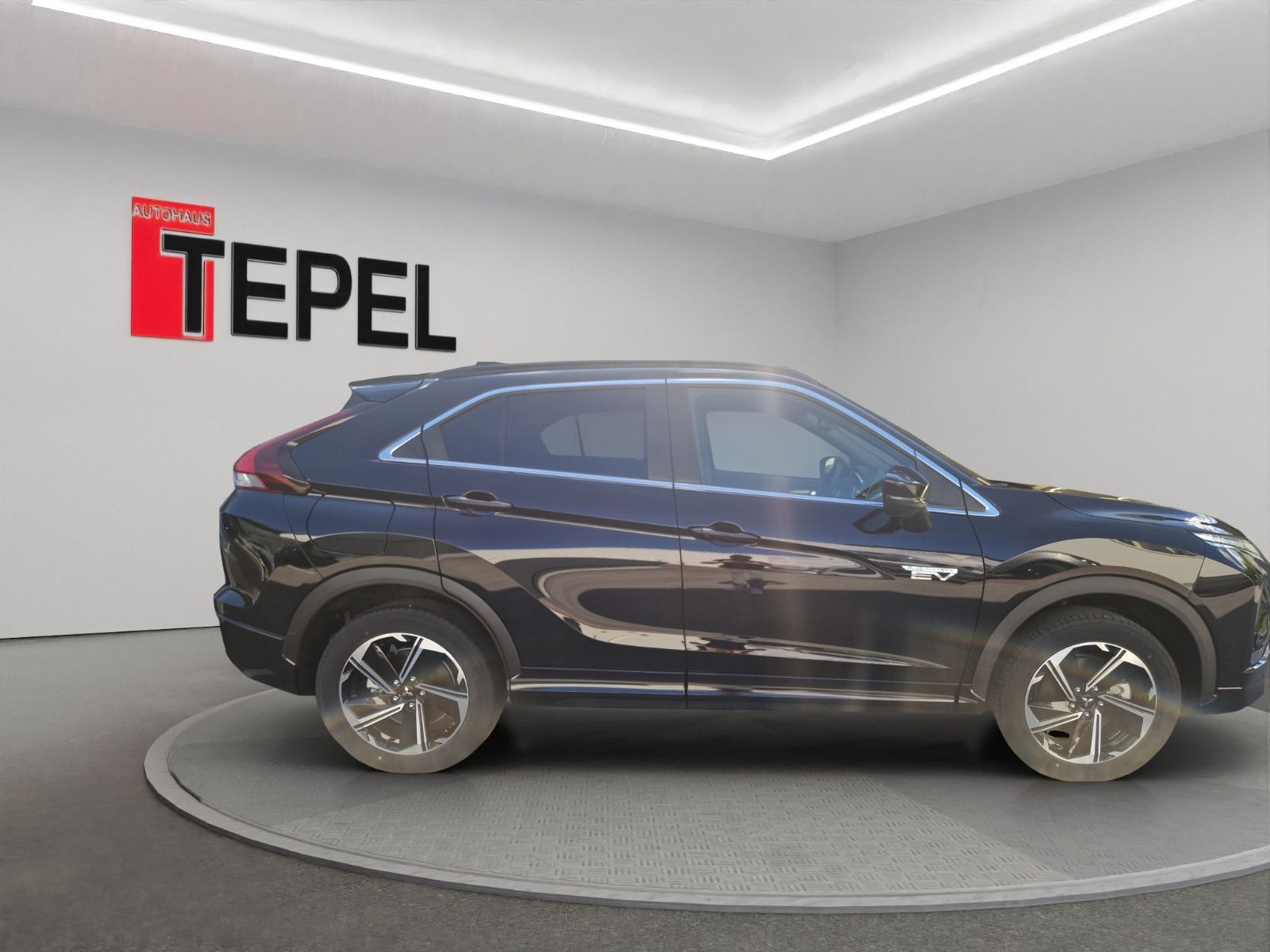 Fahrzeugabbildung Mitsubishi Eclipse Cross 2.4 PLUG-IN HYBRID 4WD SELECT