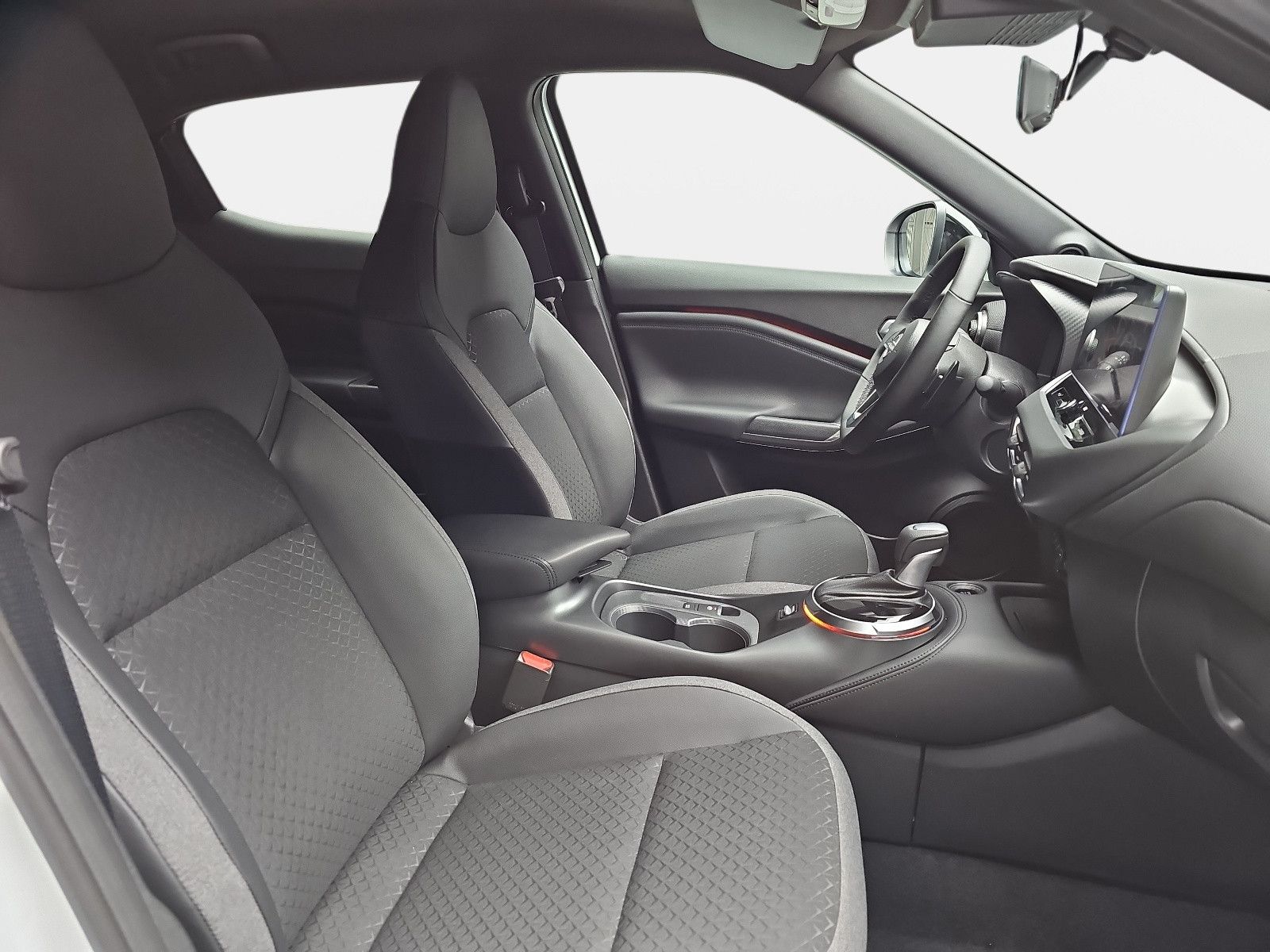Fahrzeugabbildung Nissan JUKE 1.0 DIG-T N-CONNECTA DCT