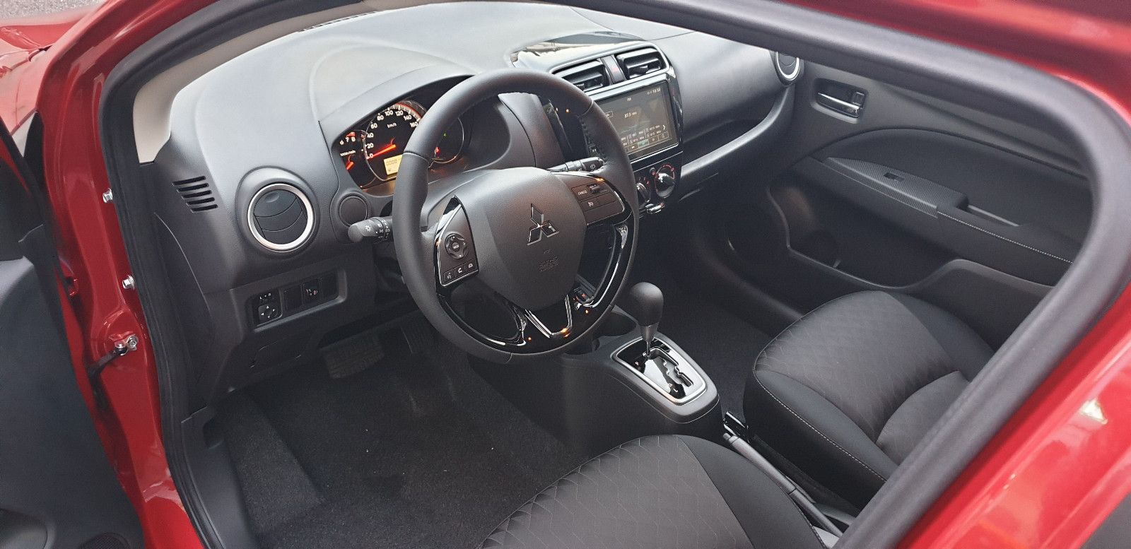 Fahrzeugabbildung Mitsubishi Space Star 1.2 MIVEC AS&G Select+ CVT