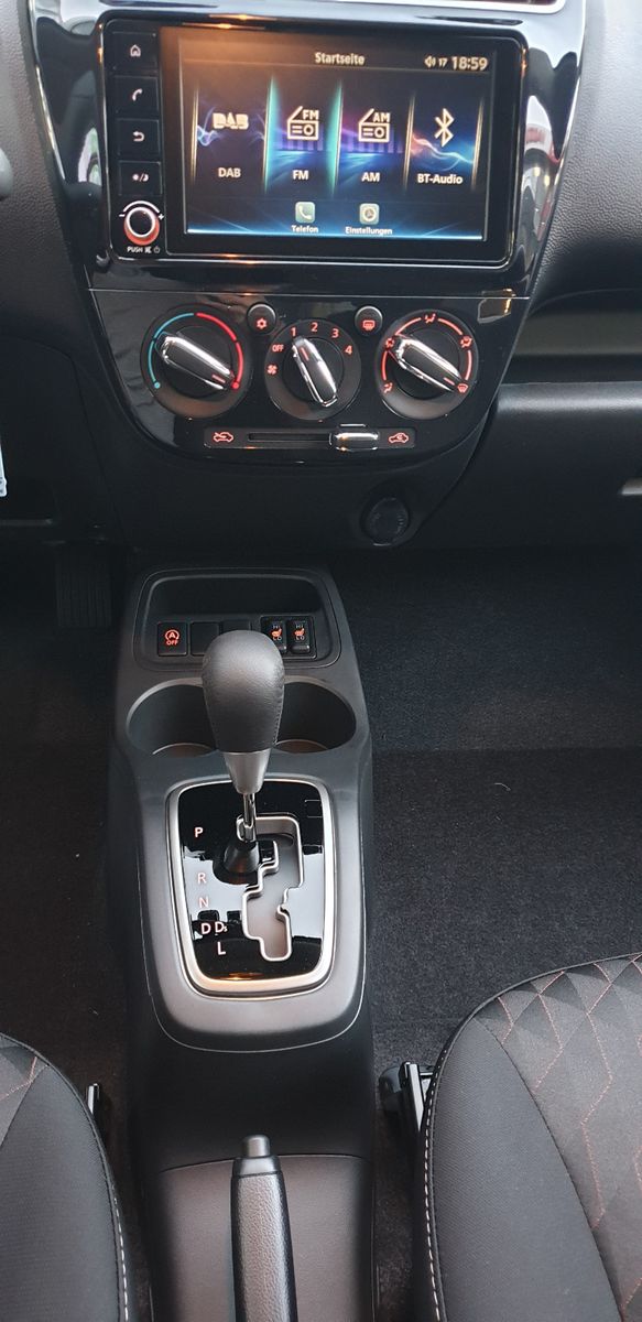 Fahrzeugabbildung Mitsubishi Space Star 1.2 MIVEC AS&G Select+ CVT