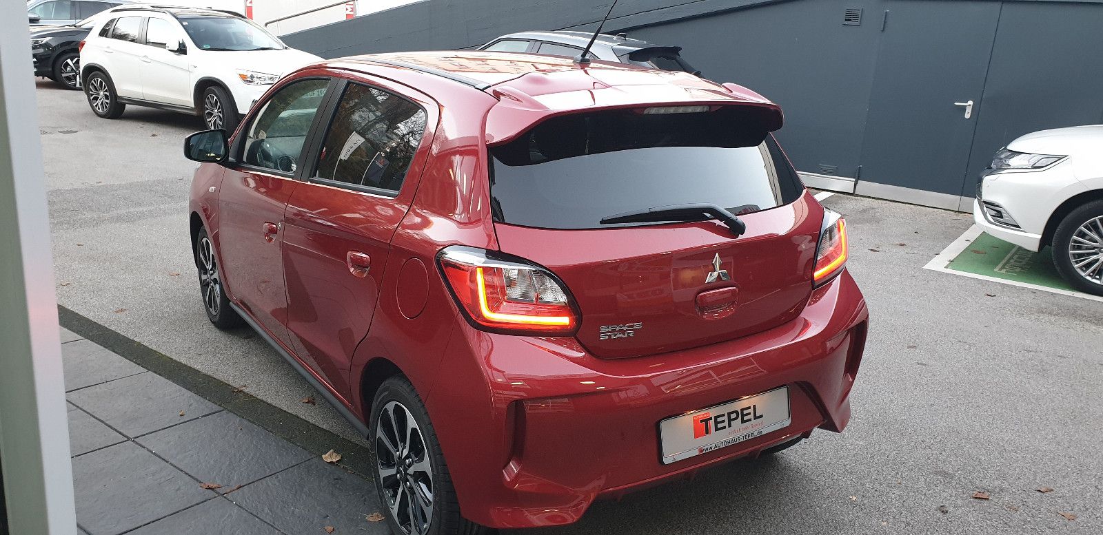 Fahrzeugabbildung Mitsubishi Space Star 1.2 MIVEC AS&G Select+ CVT