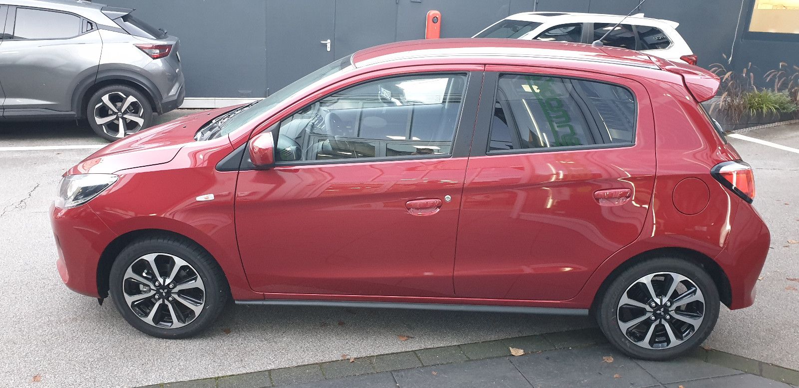 Fahrzeugabbildung Mitsubishi Space Star 1.2 MIVEC AS&G Select+ CVT